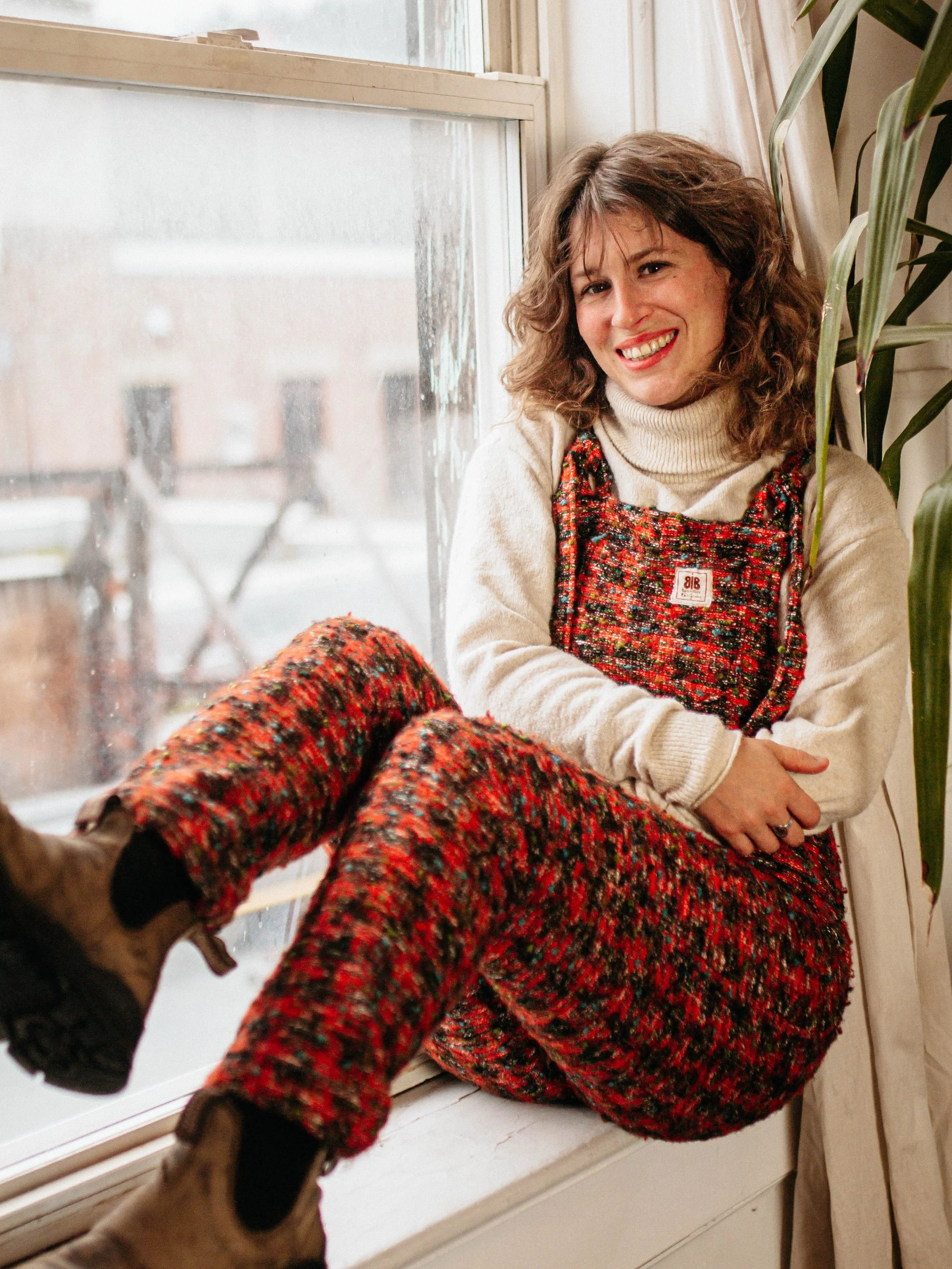 Cosy dungaree season is on it&rsquo;s way! And I&rsquo;m sooo ready for it!

This pair is wool, lined with flannel - the perfect cosy combo

Each pair is made with discarded fabric, so they&rsquo;re one of a kind and sustainable ✨♻️

Unfortunately th