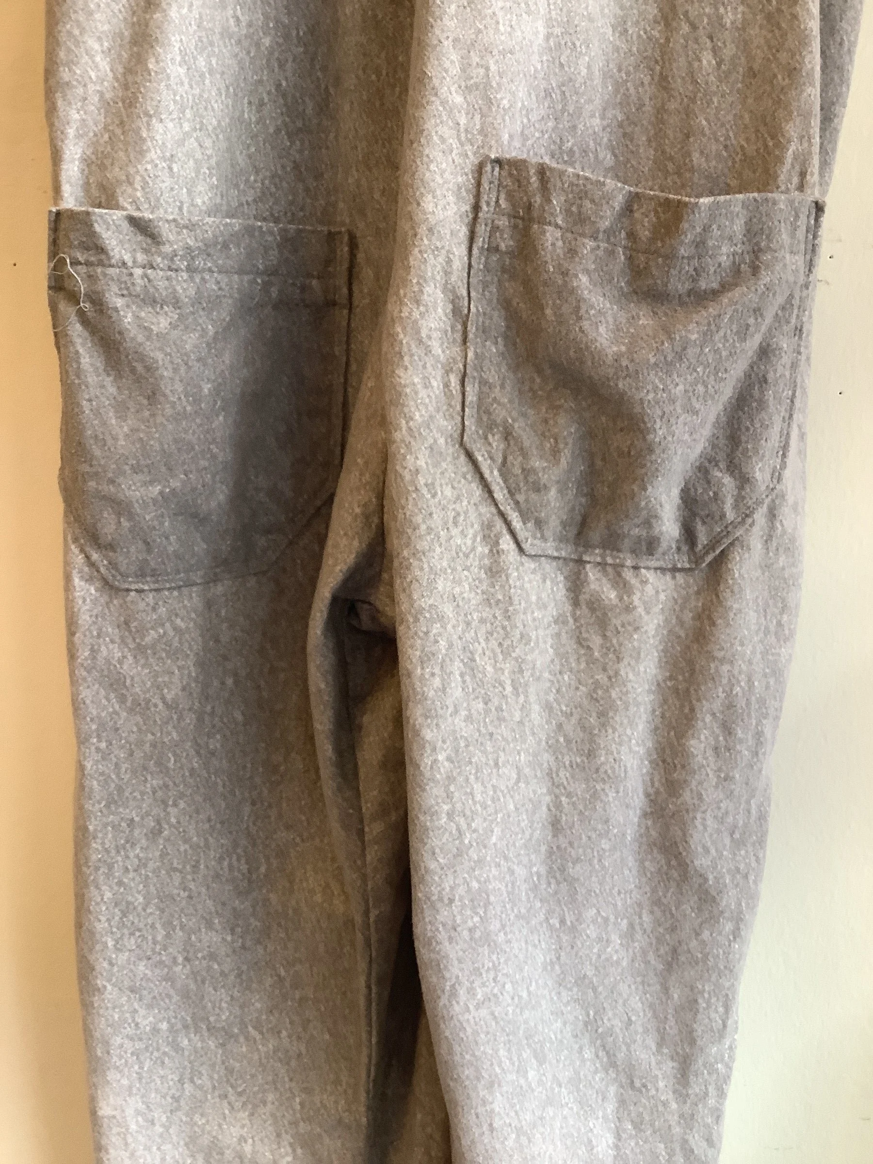 pockets grey.jpg