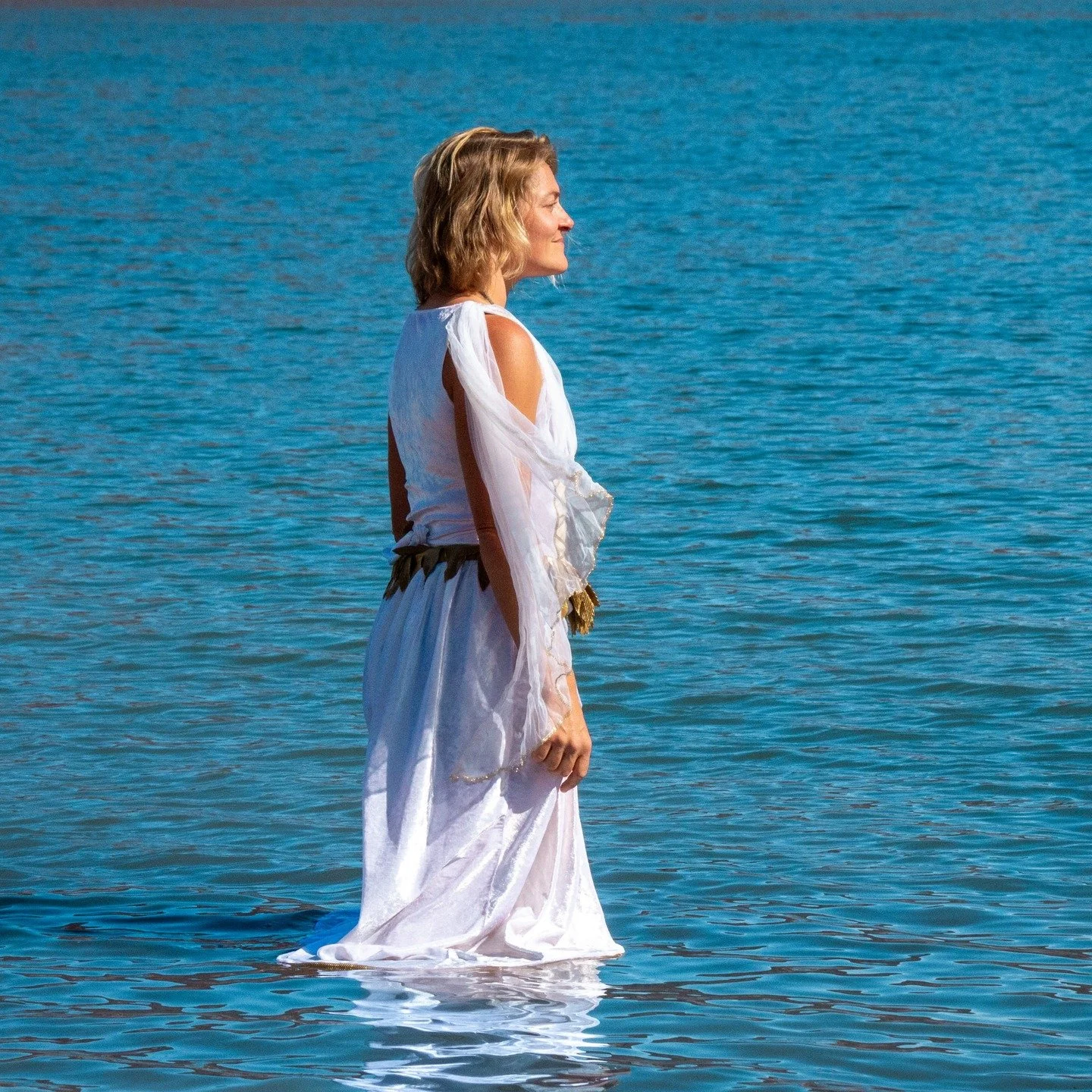 Tapping into my inner goddess for Halloween!
#greekmythology 
#mythologicalfantasy
#writinginspiration