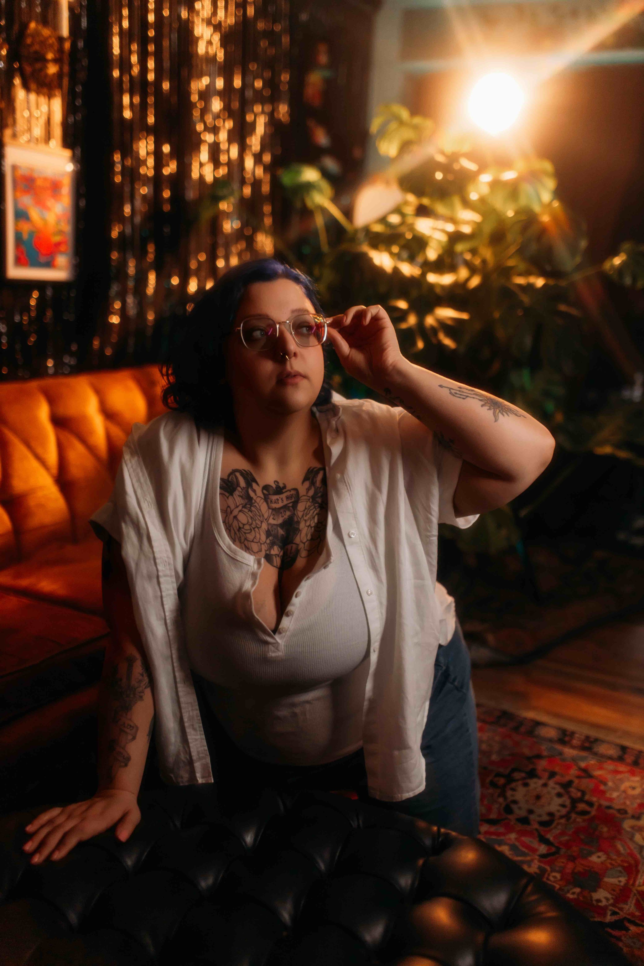 boudoir ideas, what to wear for boudoir, east tennessee,creative boudoir lighting setup East Tennessee studio
