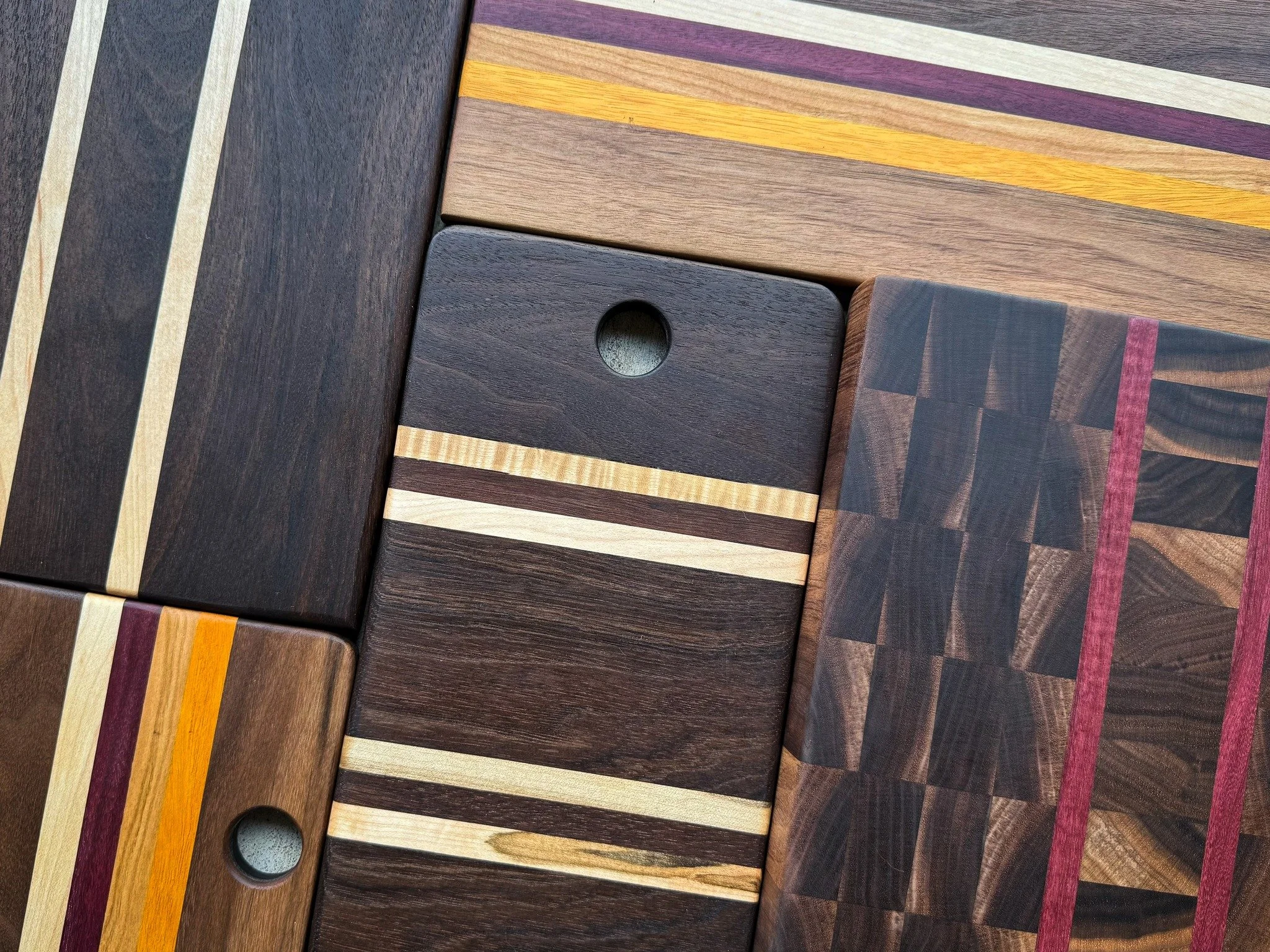 Stripes on stripes on stripes. 🦓

➡️ www.lumbermark.com/shop

#onlywoodvibes #handcraftedwoodwork #cuttingboards #woodworking #supportsmallbusiness #supportveteranbusiness #madeintexas