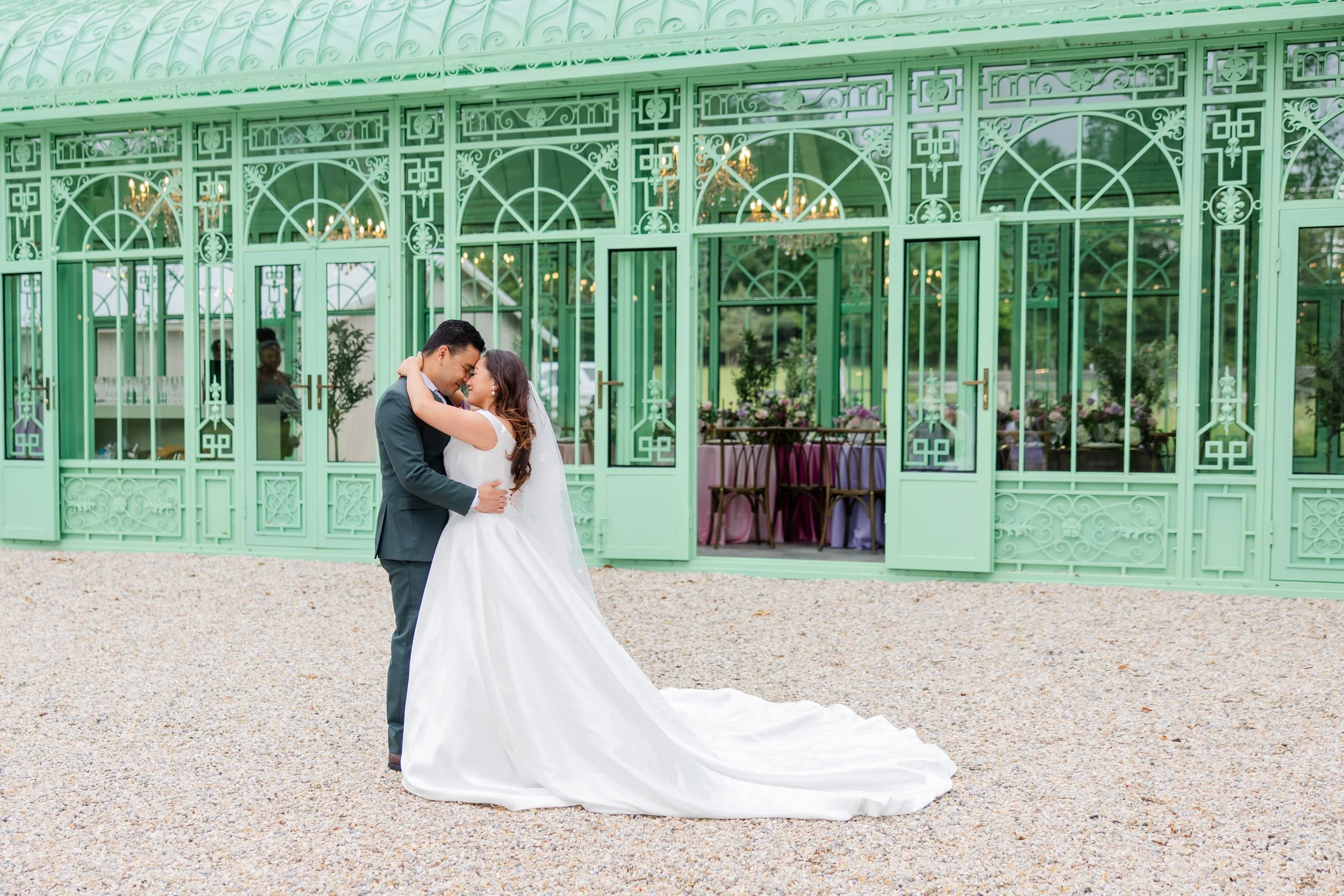 Planning, Design + Styling: @onetwentywestco
Photography: @chelsealavallee