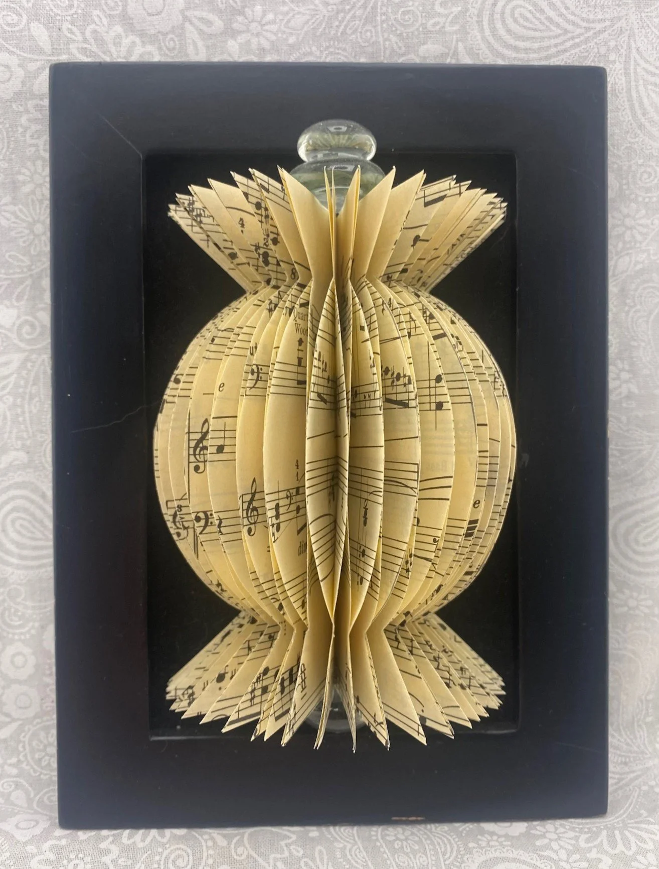 Pedestal Ornament