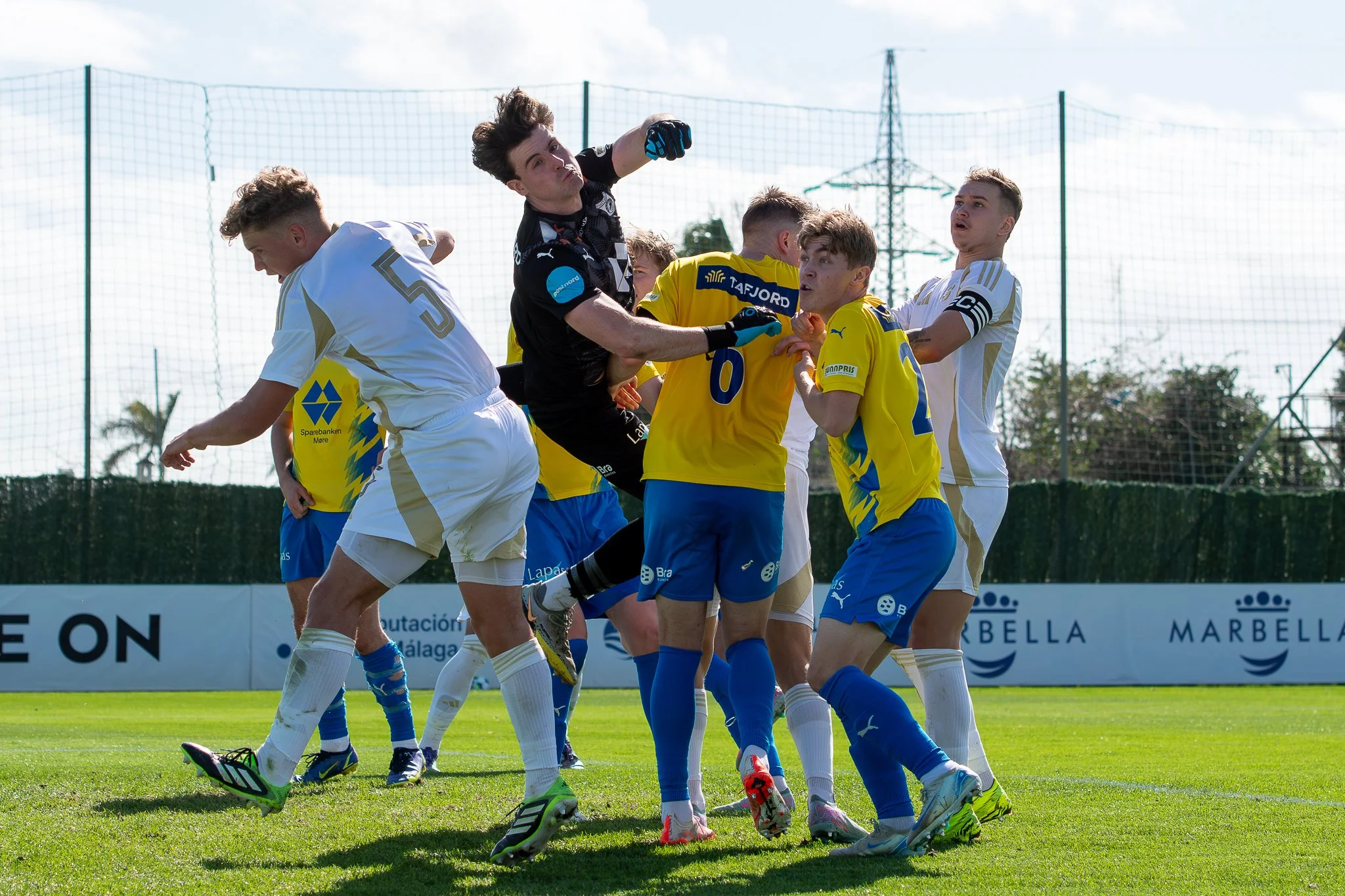 Sparta Praha B gikk seirende ut av oppgj&oslash;ret mot Brattv&aring;g torsdag ⚽📸
.
.
#football #picoftheday #photooftheday #norway #spartapraha #brattv&aring;gil #fotball #fotboll #fussball #marbella.