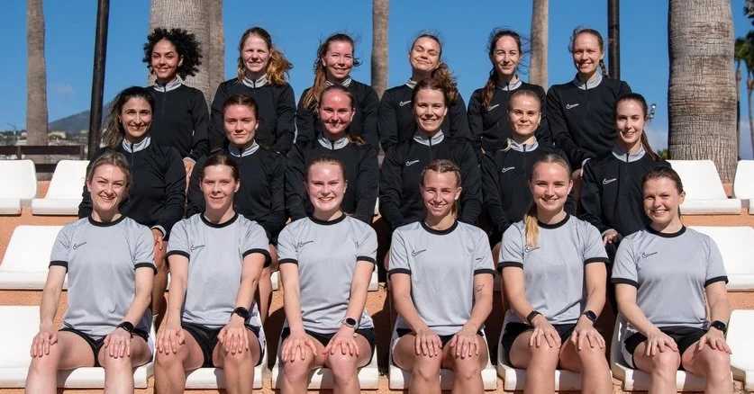 Denne uken har jeg f&aring;tt v&aelig;re med til Marbella for &aring; f&oslash;lge de kvinnelige toppdommerne i Toppserien 📸⚽️