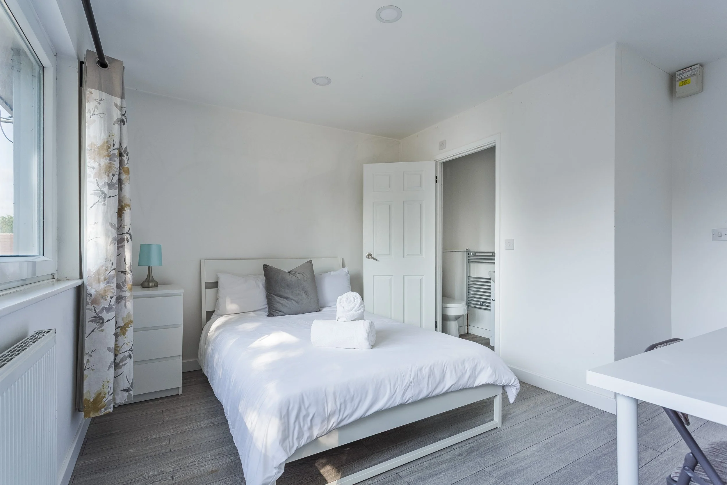 6 bed contractor stay in central derby