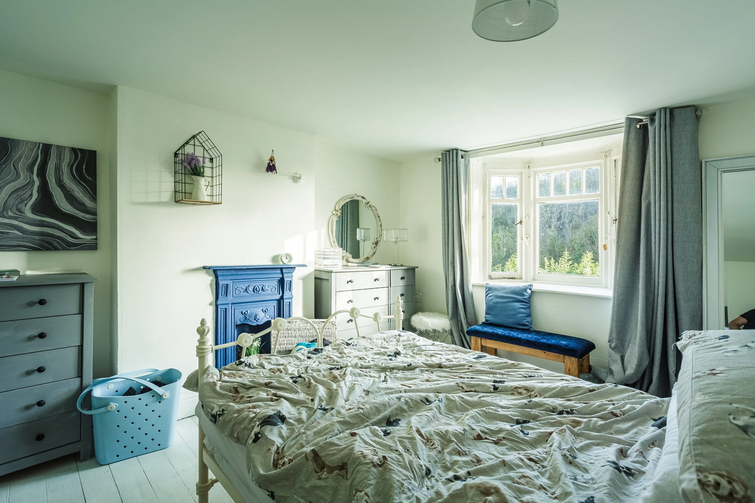 10-12-2025_1 Charnwood Terrace-10.jpg