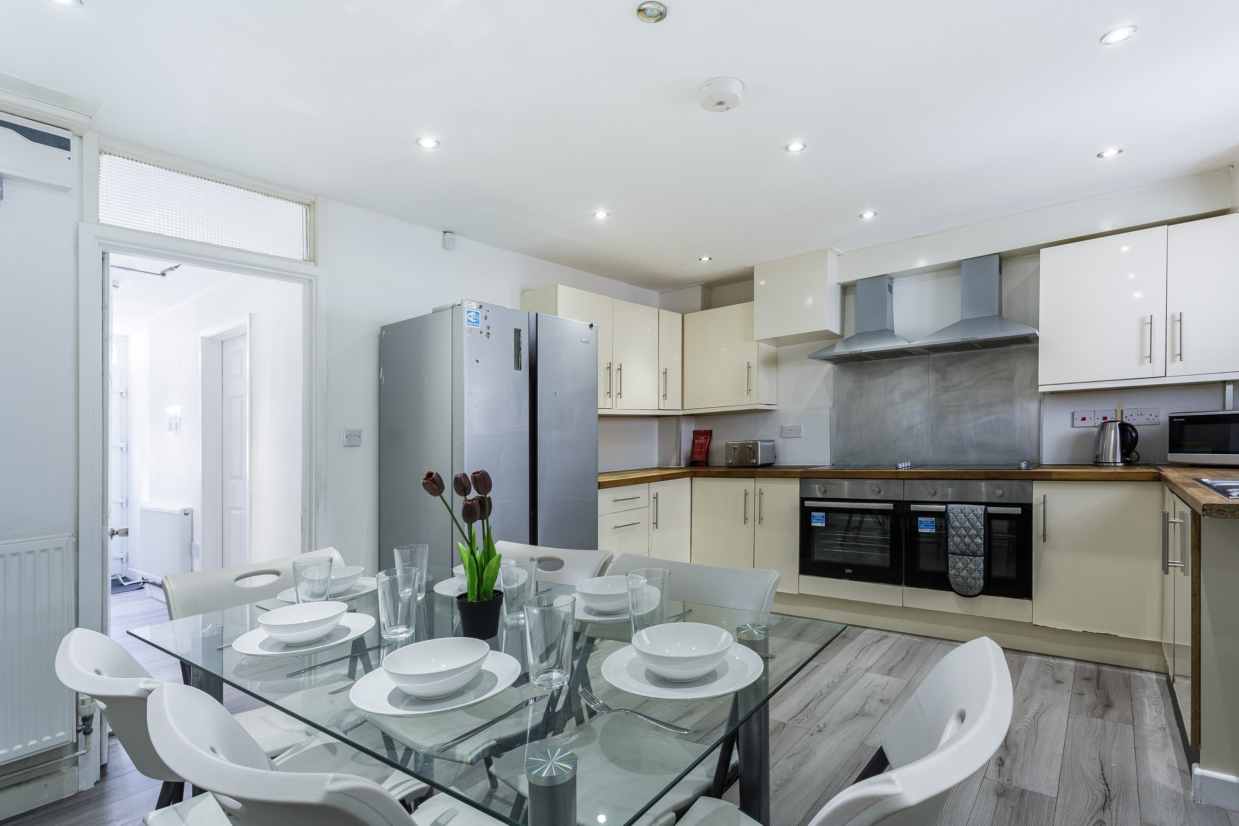 Fully fitted kitchen in contractor accommodation