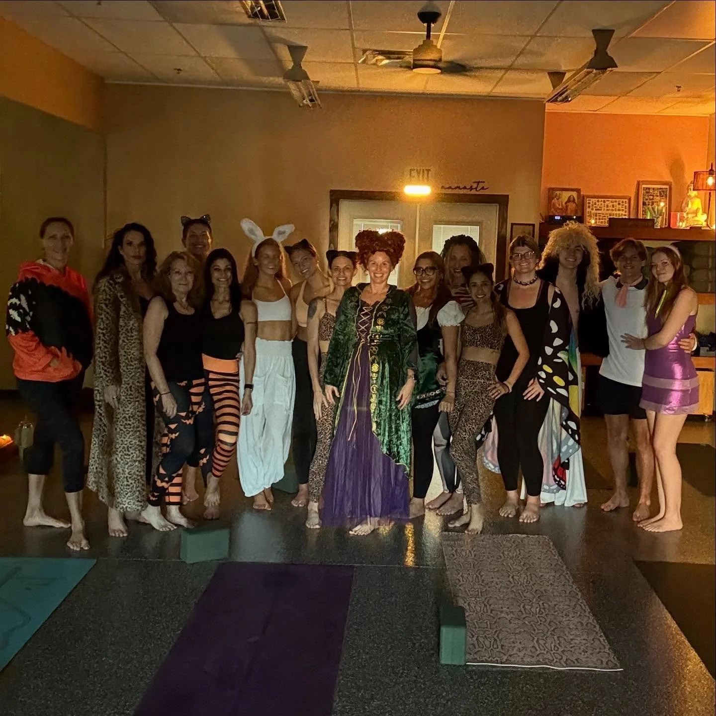 👇Below is this week’s teaching schedule by instructor!
👠Saturday- Inferno: Rocky Horror 6:00 PM @kirstykirstyflows
Temporary removal of Tuesday 9:30 AM and Thursday 12:00 PM classes.
Amanda- @buchana_mandy15
Monday, Wednesday, & Friday