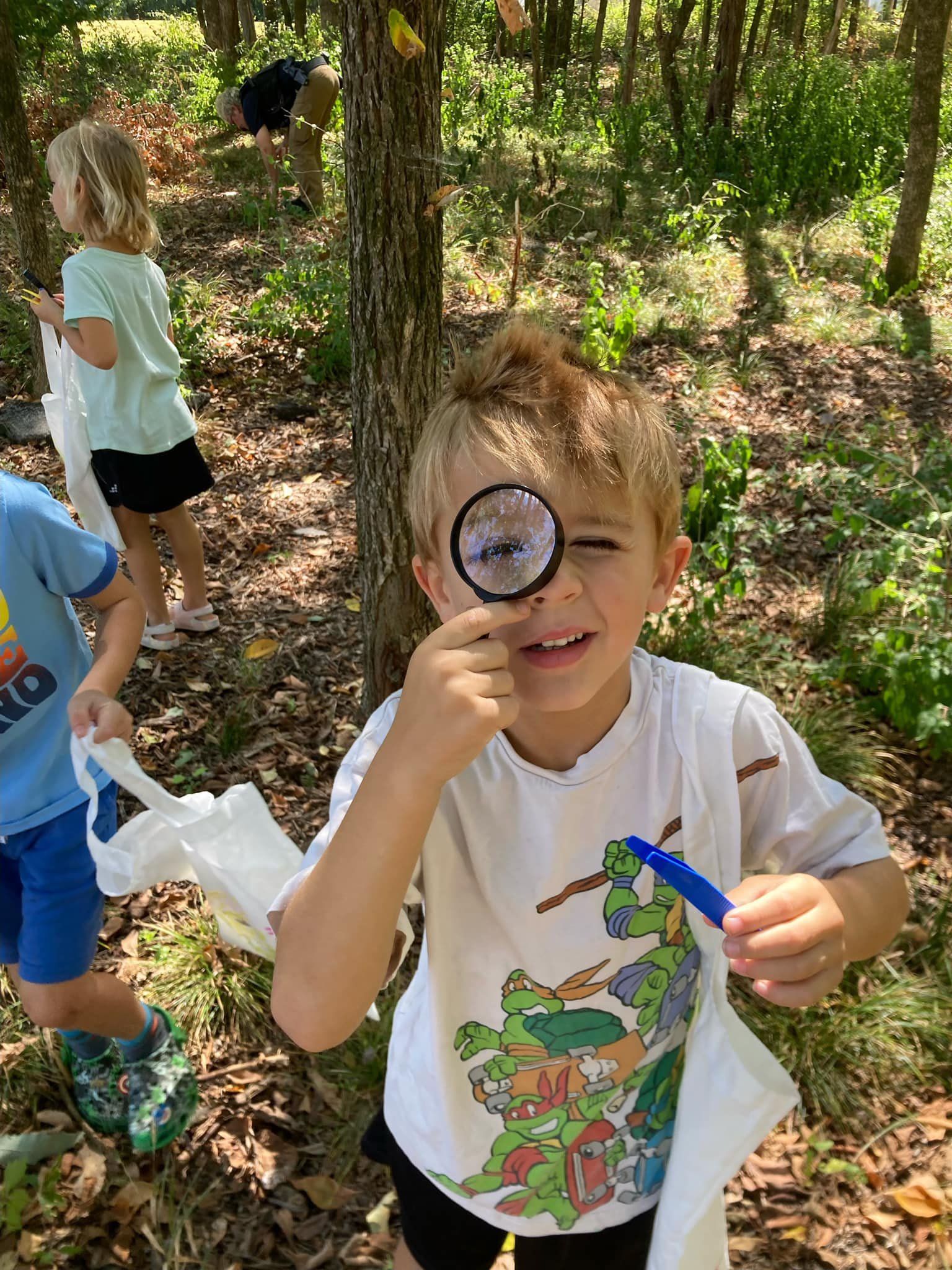 kindermagnifying.jpg