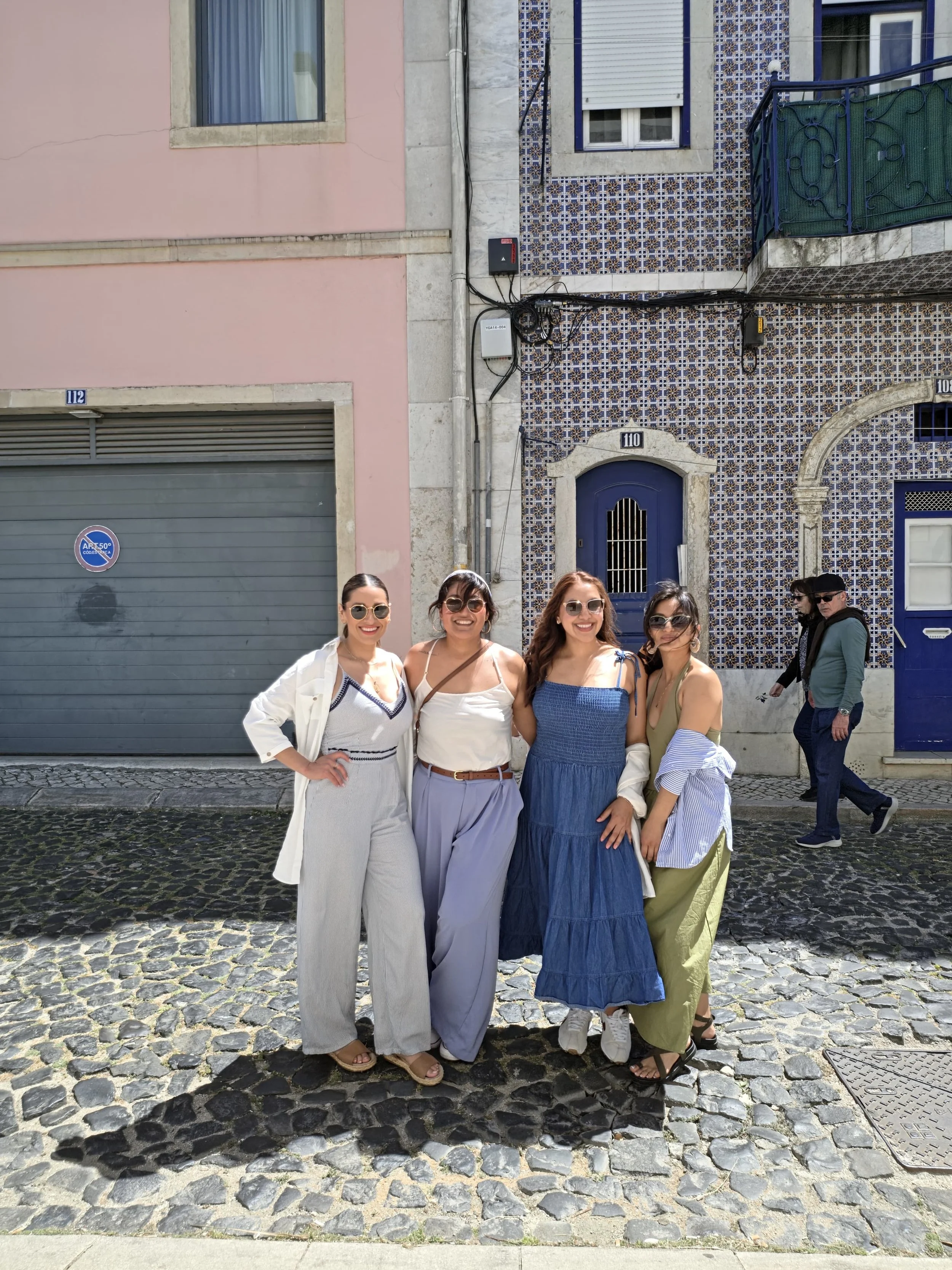 Nothing like good views, vibes, and food 🌅✨🍽️

Until next time Portugal 🇵🇹 and Canary Islands ✌🏼🫶🏼

#girlstrip #photodump #portugal #lanzarote