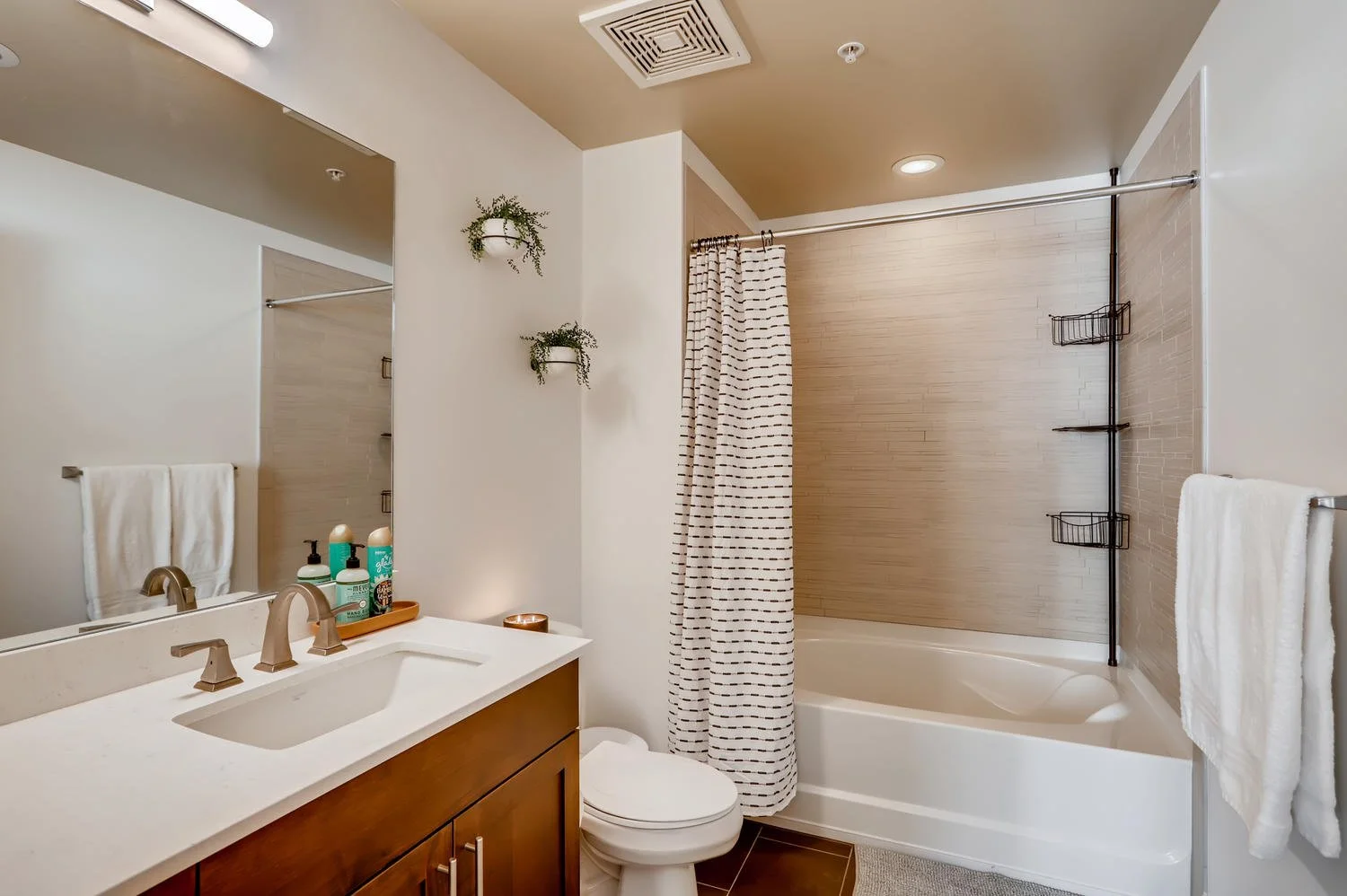 3301 Arapahoe Ave E318 Boulder-large-021-020-Master Bathroom-1500x999-72dpi.jpg