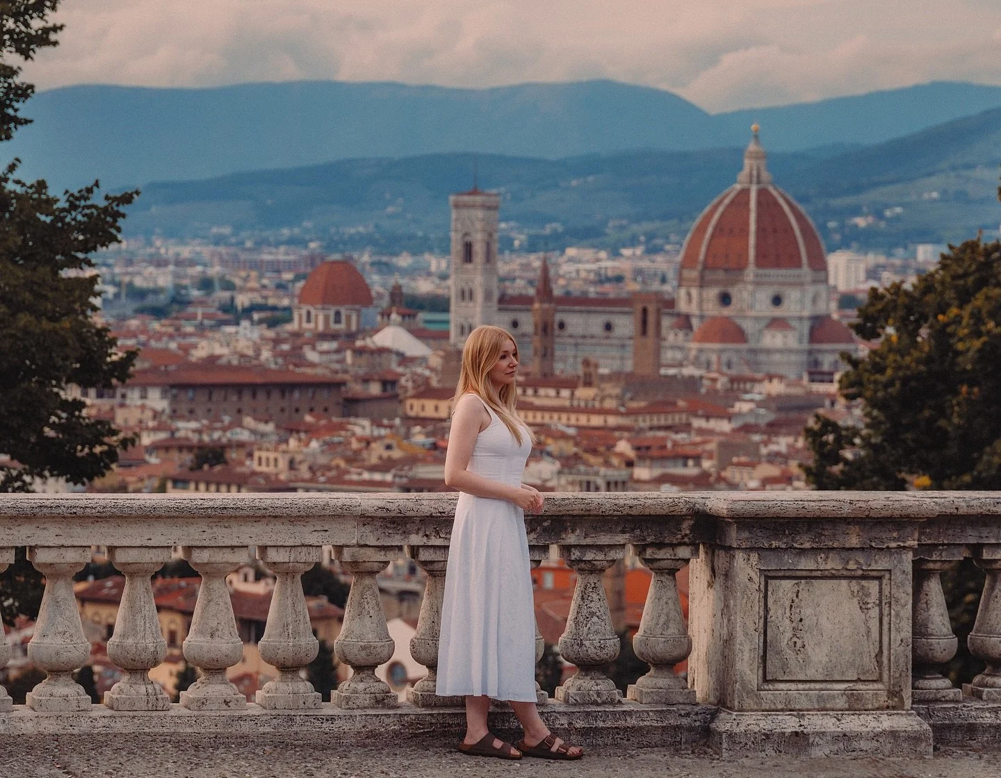 The perfect spot to watch the sunset over Florence 🌅🇮🇹

📍 Terrazza San Miniato

#sunset #florence #italy #europe #travel