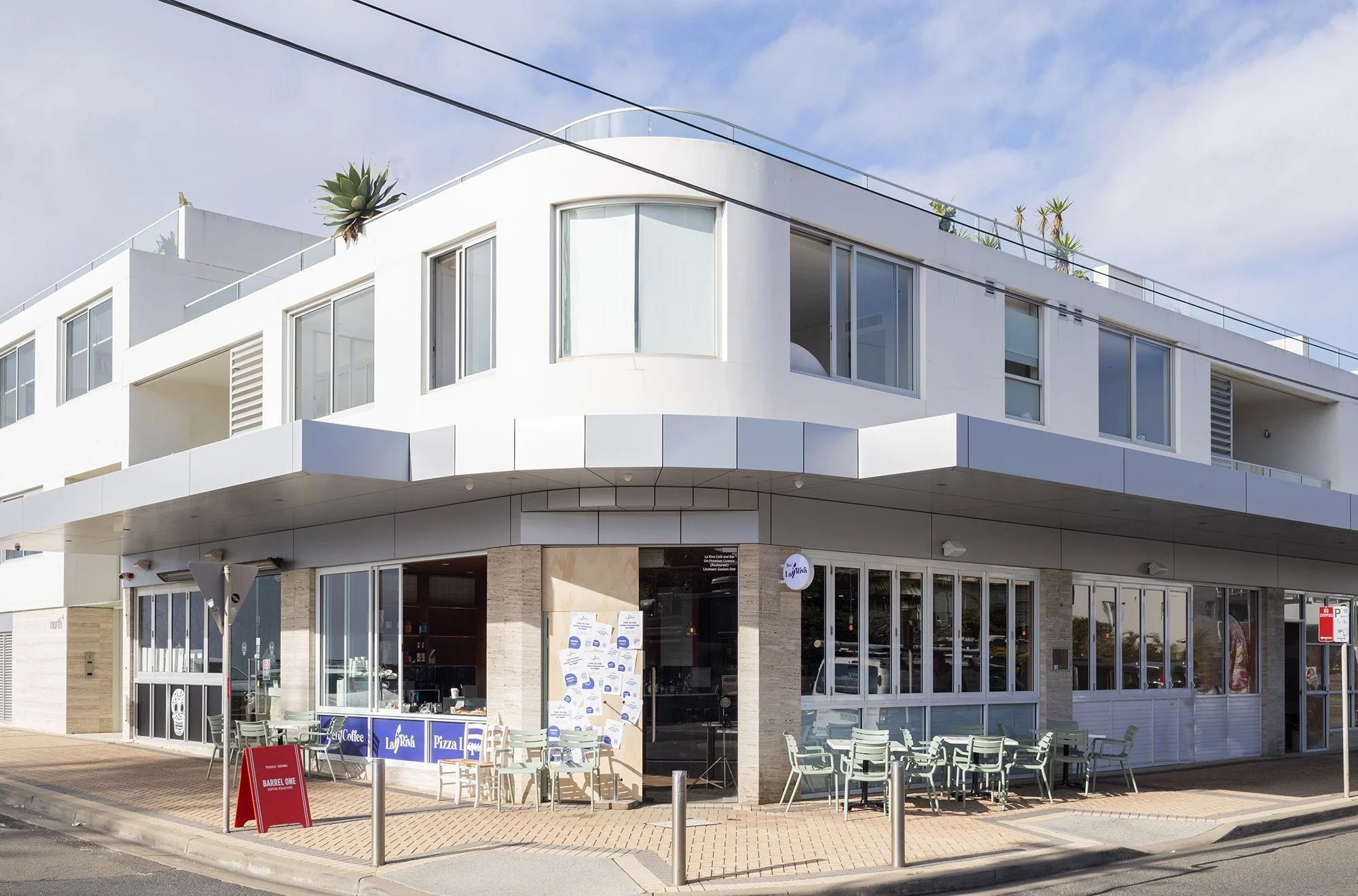 Cafe, Italian Restaurant & Pizza Narrabeen, Northern Beaches Bar La Riva