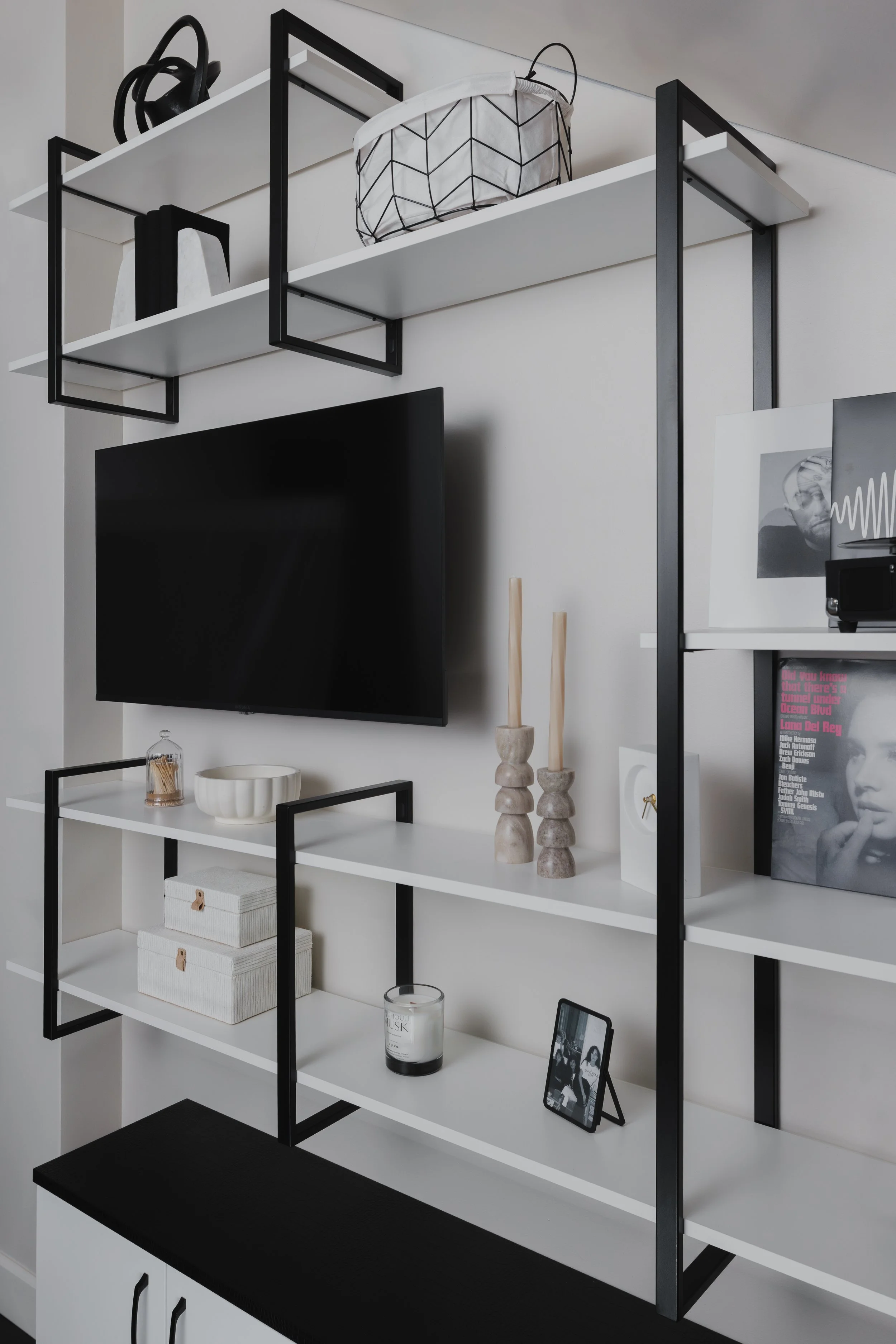 ODI-0009-EntertainmentDisplayAndMudroom_014.jpeg
