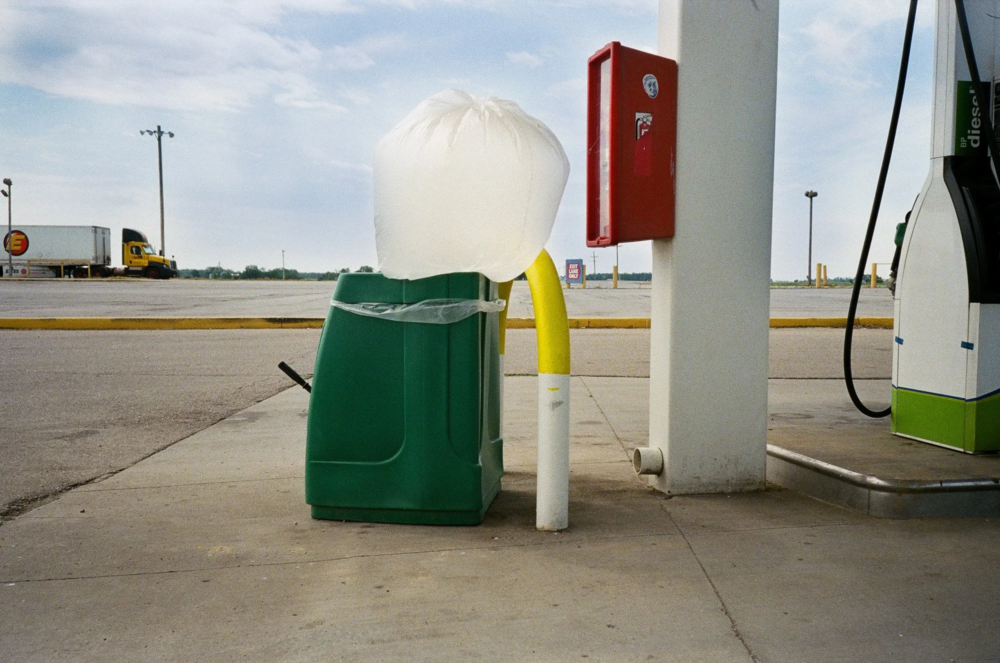 3_Gasstation.jpg