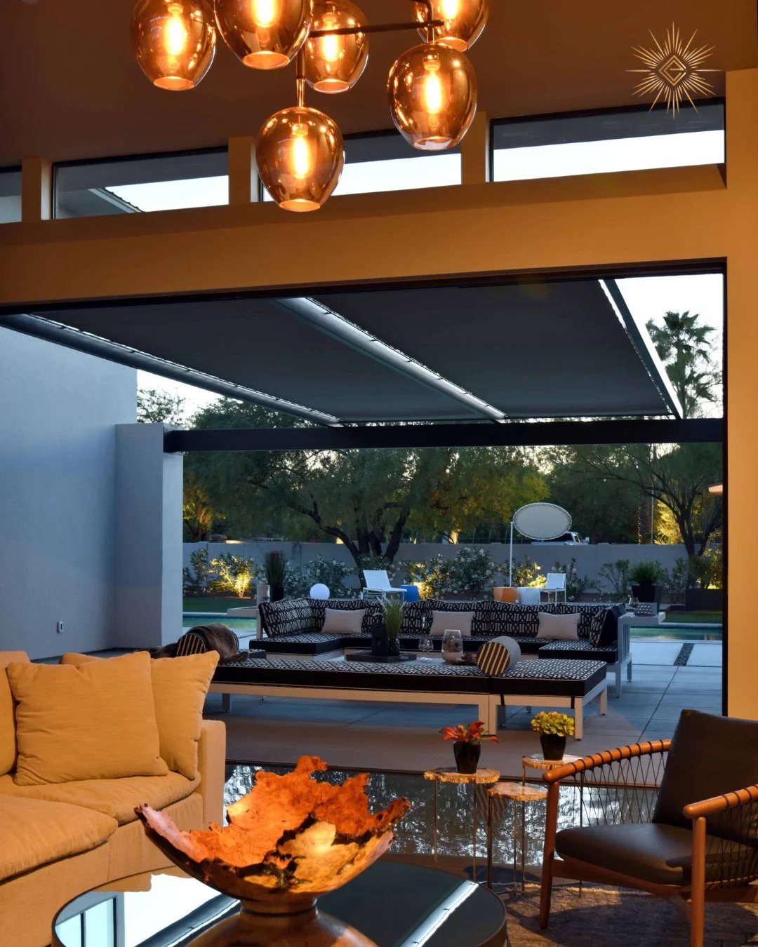 A warm home isn&rsquo;t just about color&mdash;it&rsquo;s about feeling.⁠
⁠
It's infusing spaces&mdash;both indoors and out&mdash;with soft lighting, natural textures, and layered tones that invite people to linger.⁠
⁠
It&rsquo;s the little things th
