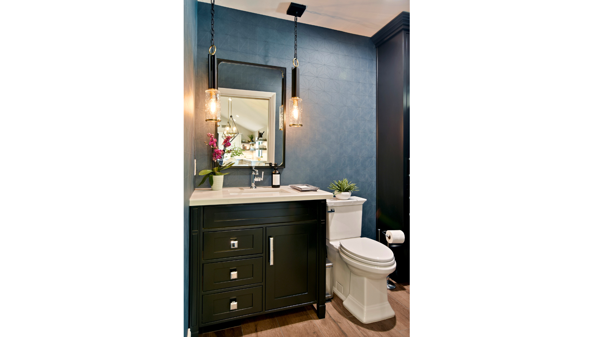 Raintree Estates, powder bathroom