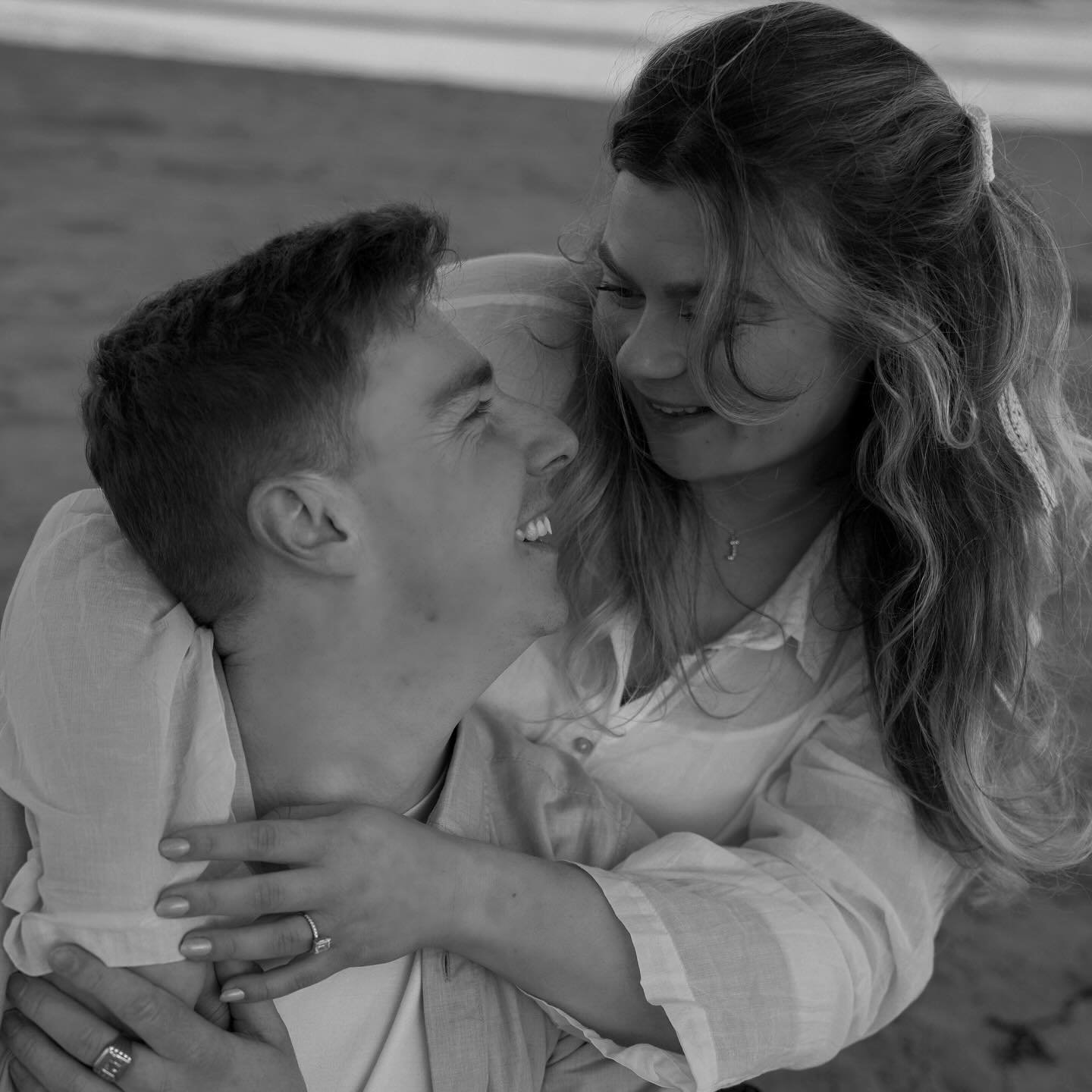 Waves of love 🌊
•
•
#engagment #photography #couples #couplephotoshoot #photo #photographer #couplesphotographer #beach #engagmentphotography