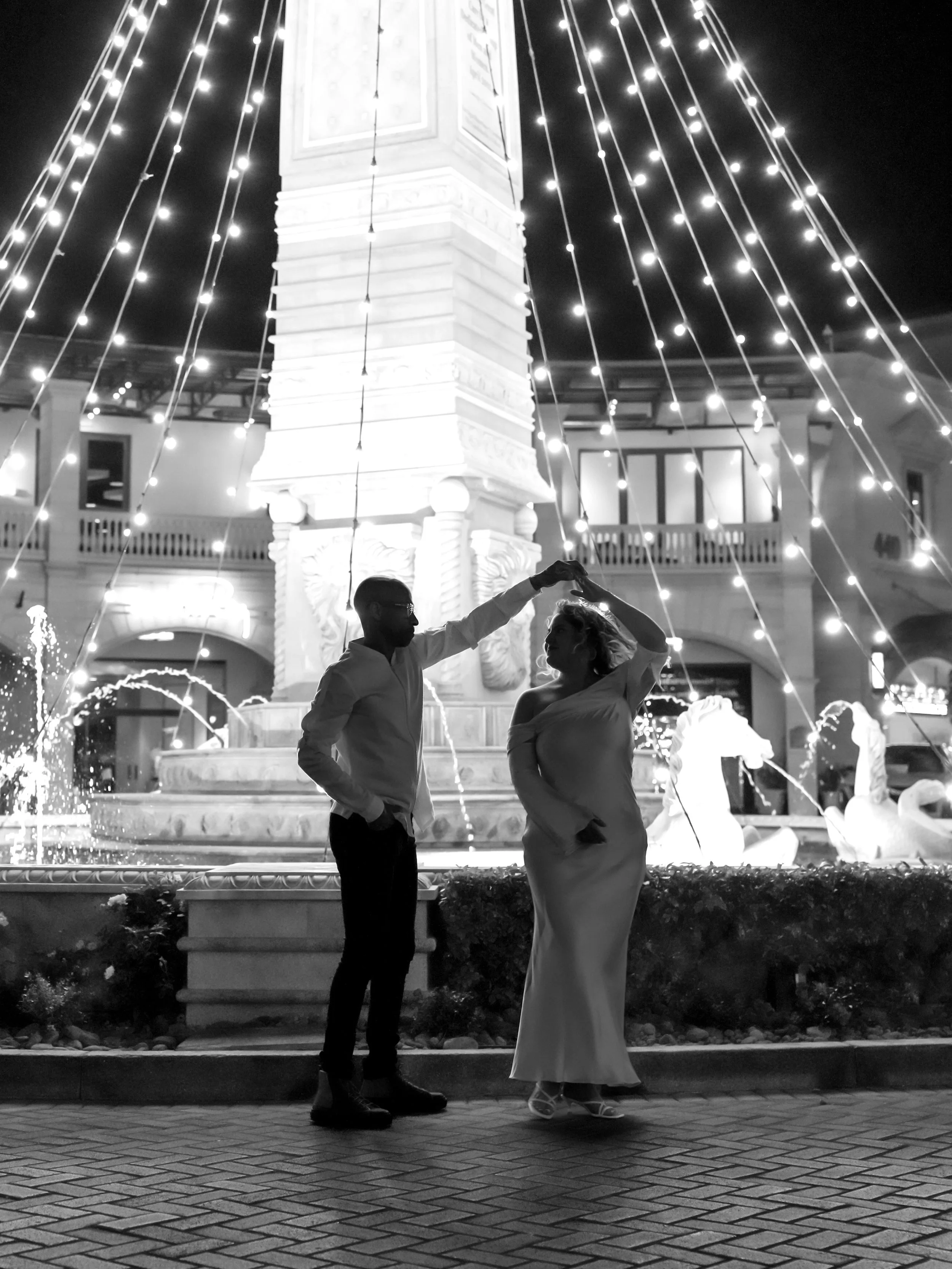 A love story illuminated by city lights 🌃
&bull;
&bull;
@whatizz_photo 
@whatizz_projects 
&bull;
#lasvegasphotographer #photographer #engagmentphotography #engagment #engagmentphotoshoot