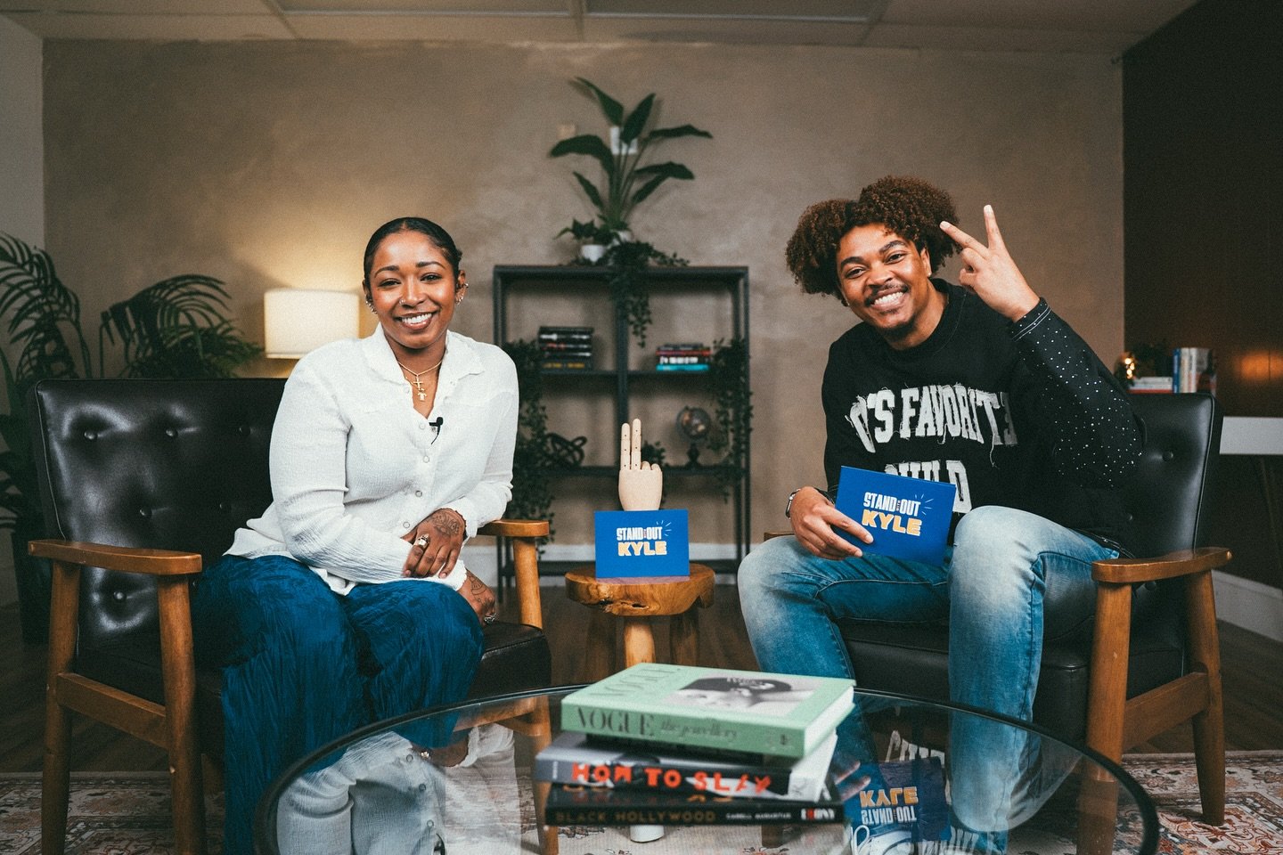 EPISODE 2 IS LIVE‼️
Dynamic artist, illustrator, and entrepreneur @trapxbob joined me for an incredible and vibrant interview, now streaming on #YouTube!
(Link in Bio/Story)
We explored her creative journey across different forms of art and enterta