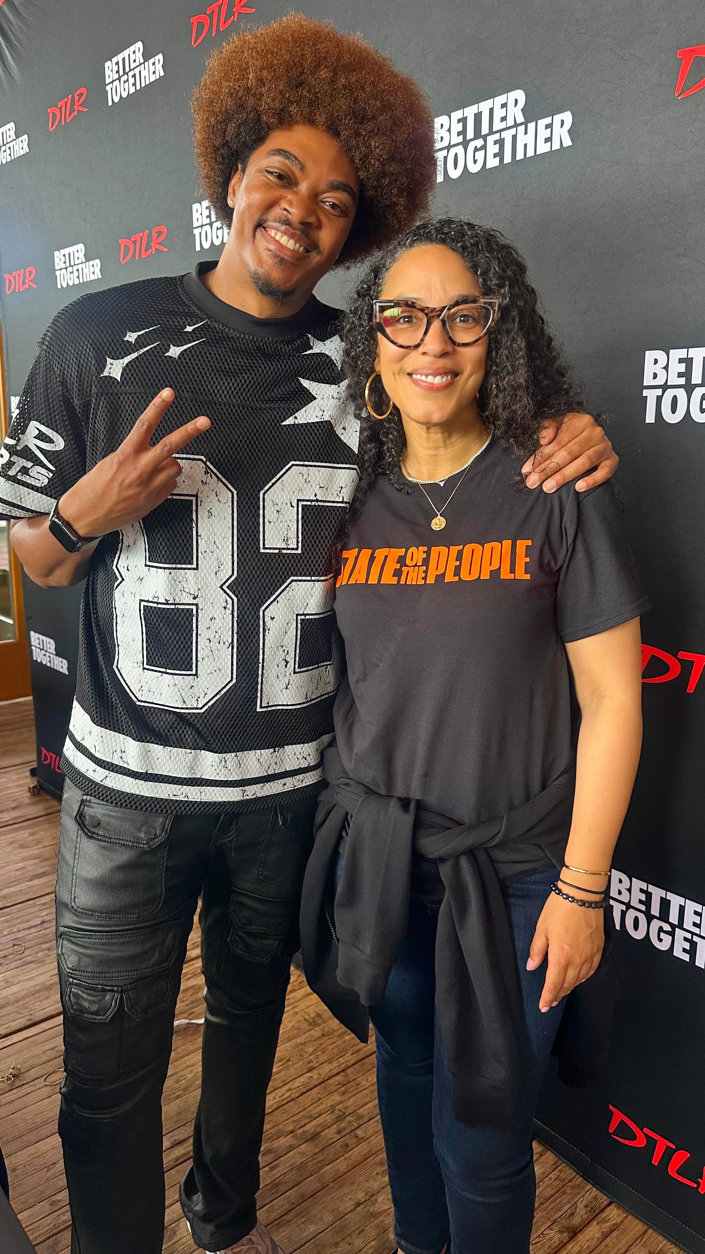 So good to be in Community with @stateoftheppl
Had to ask the amazing @angelarye how she Stands Out & also the @congressionalblackcaucus π€πΎβ¨
———
#StandOutWithKyle #StateOfThePeople #CBCWeekend #congressionalblackcaucus