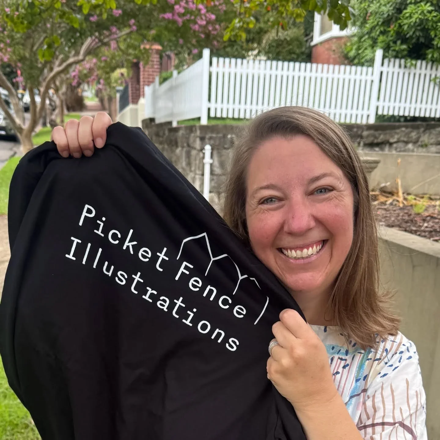 👕🥳 I am THRILLED with these new @picket_fence_illustrations shirts from @tshirtsonly.com.au 

Thanks to Gordon &amp; the team 🙌
They look amazing 👏 

👋 Pop by say hi to my family &amp; I wearing our new shirts at the @innerwestcouncil

🌞 SUMMER