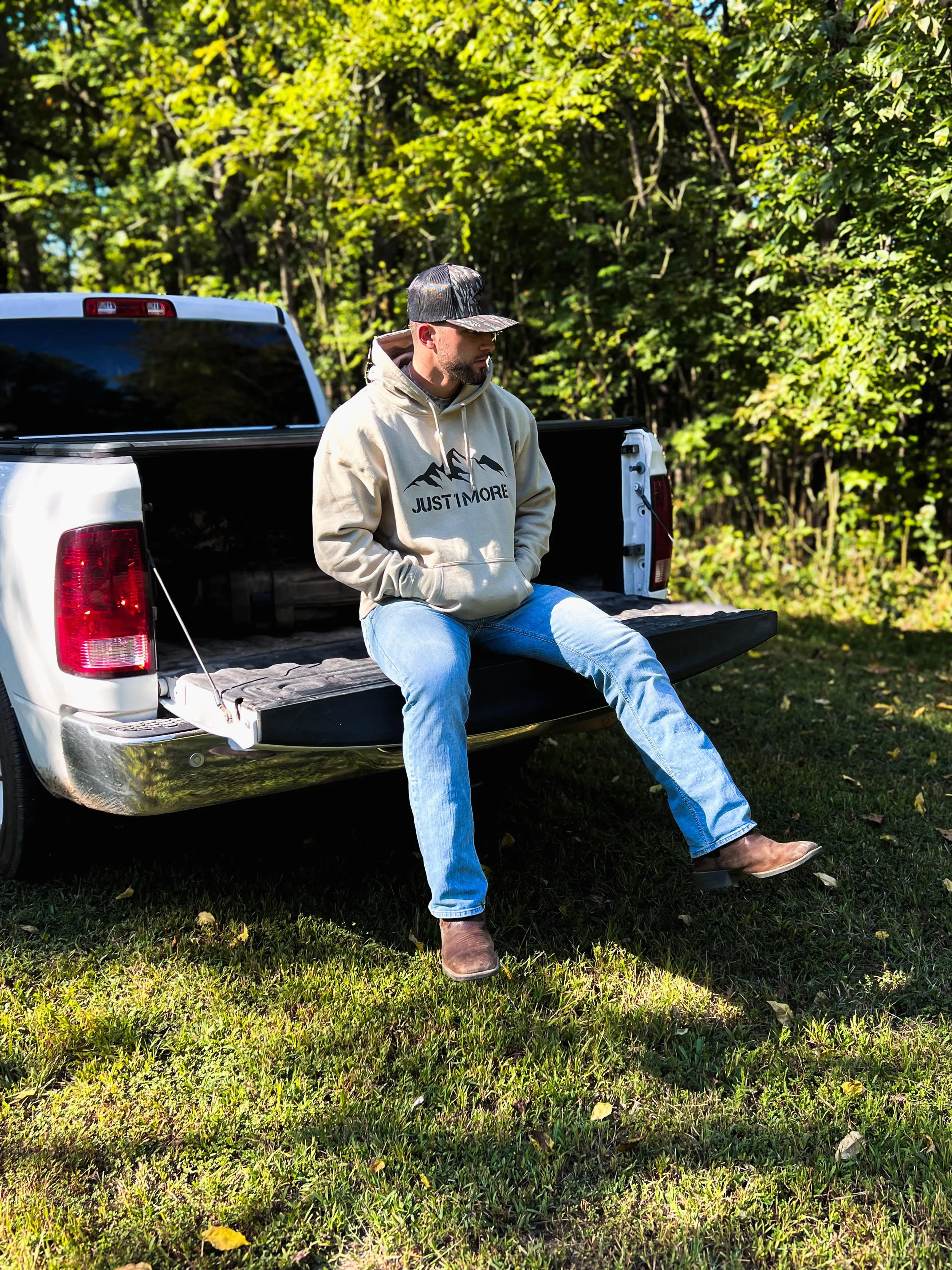 FALL SIGNATURE HOODIE