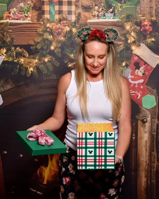 PSA: It&rsquo;s Christmas Eve and you still haven&rsquo;t finished shopping?! 

Don&rsquo;t panic. I&rsquo;ve got a very last-minute, very magical solution. 

Skip the crowded stores and put a future vacation under the tree tonight. Disney, cruises, 