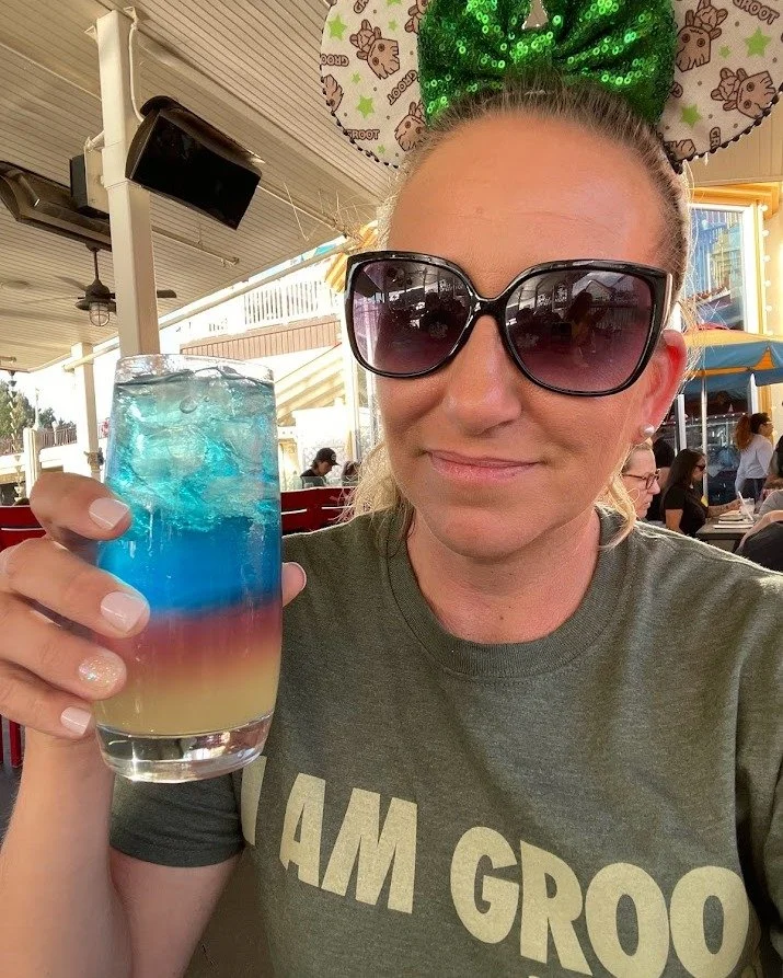 If you know, you know. Lamplight Lounge is already one of the hardest dining reservations to grab at Disney California Adventure Park. Everyone talks about the lobster nachos for good reason, but let me put you onto one of the fun drinks that deserve