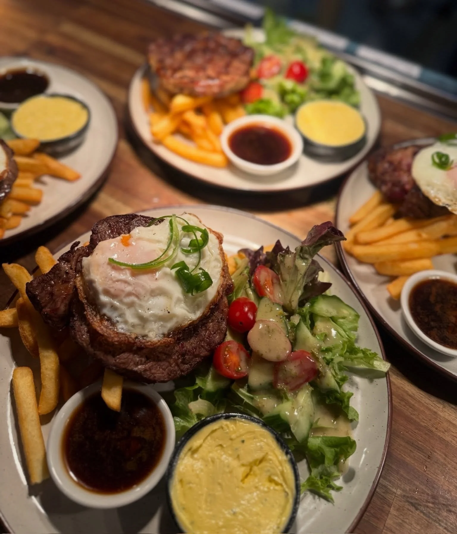 The Crooked Elm&rsquo;s Dish of the Week&hellip; Our Ribeye Steak 🥩 

Served with either fries and salad, or mash, steamed vegetables and red wine jus. A classic! 

#wellington #wellingtoneats #lowerhutt #lowerhutteats #wellingtonfoodie