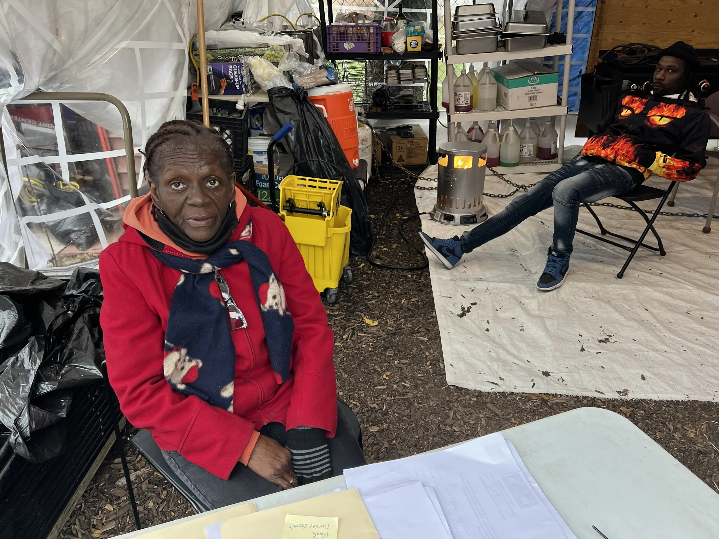 Glendale, holding down the sign–ins all morning long.