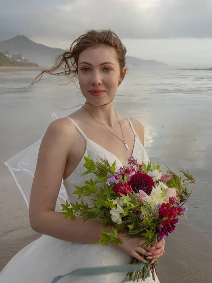 A windy coastal elopement full of magic as captured by 📸 @evenkeelweddings