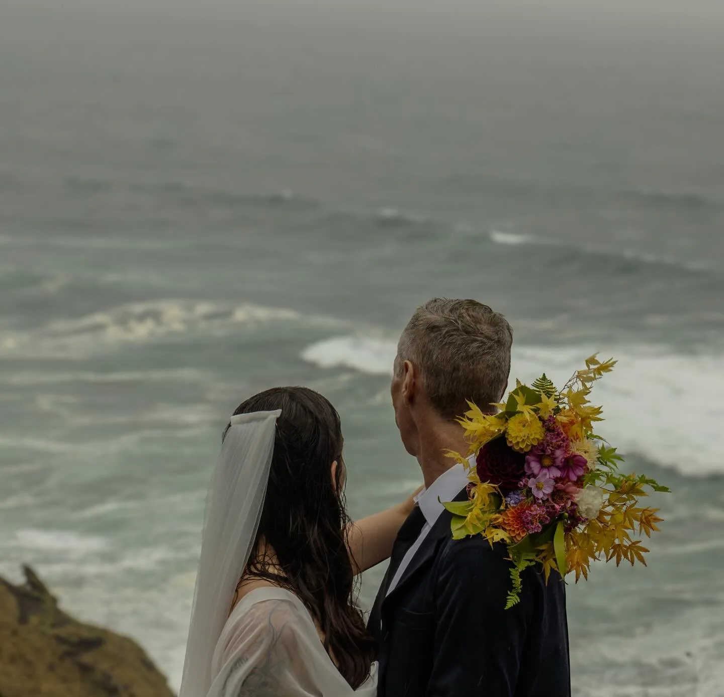 The way I am so obsessed with this shot from @byk.r.photography with @folksmodeling