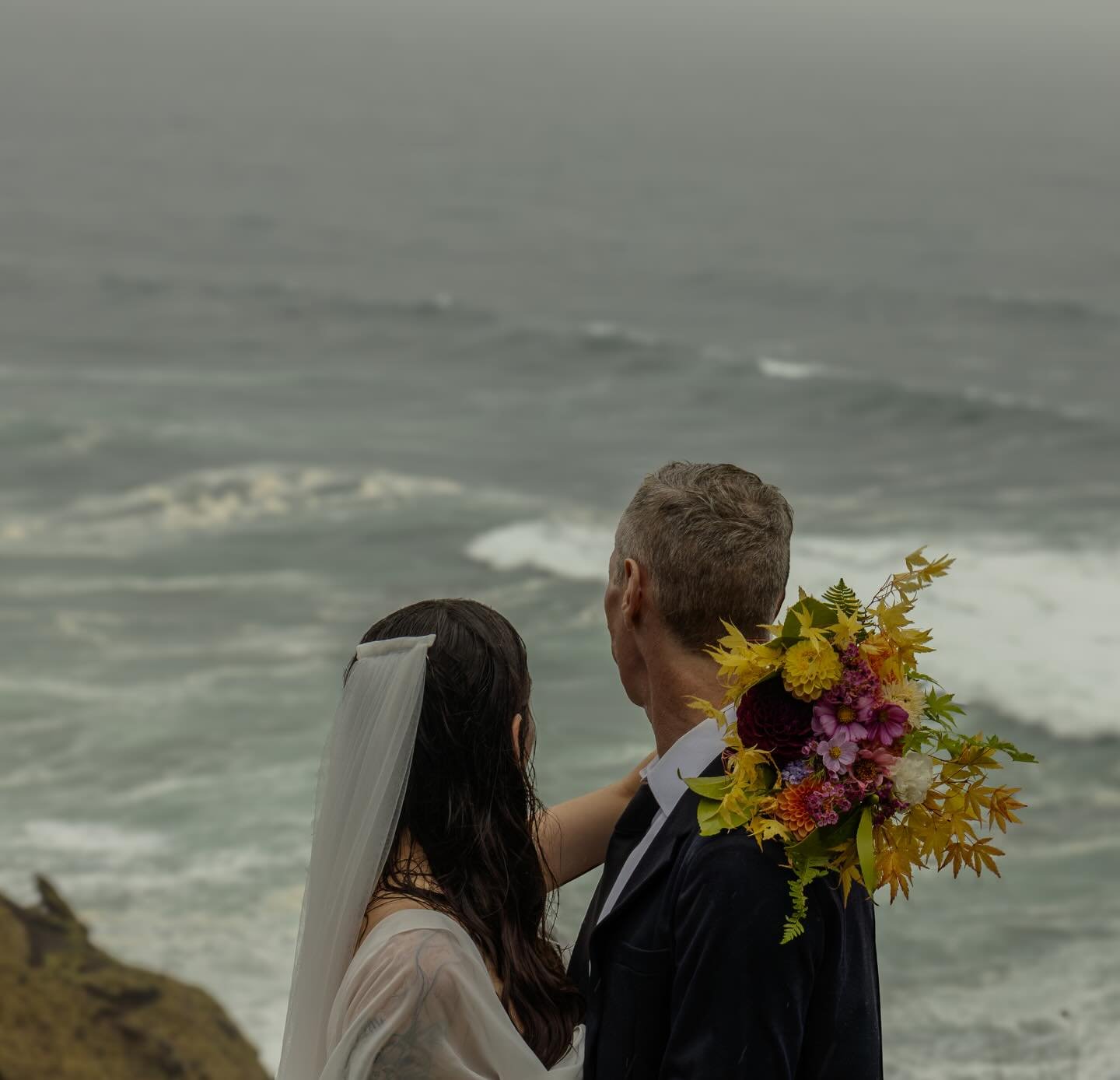 The way I am so obsessed with this shot from @byk.r.photography with @folksmodeling