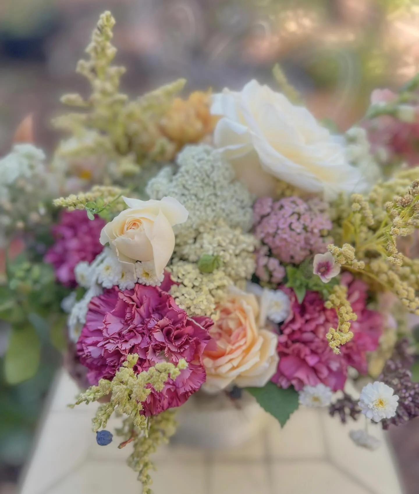 Looking back&hellip; a July compote arrangement 💐 I can&rsquo;t wait for the return of flowers ✨