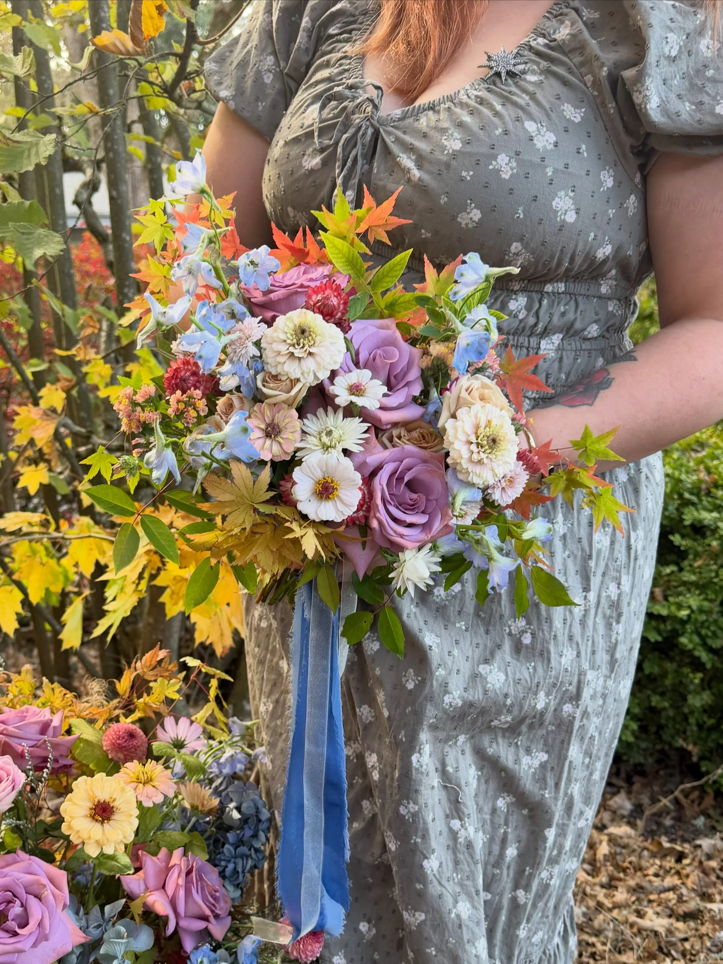 2026 weddings are officially done and my final wedding of the year is ready for my last 2026 couple tomorrow ✨🫶🏻 (Florals pictured here are from my little styled shoot last weekend!)

2027 books are officially open &amp; I&rsquo;m ready to dream up