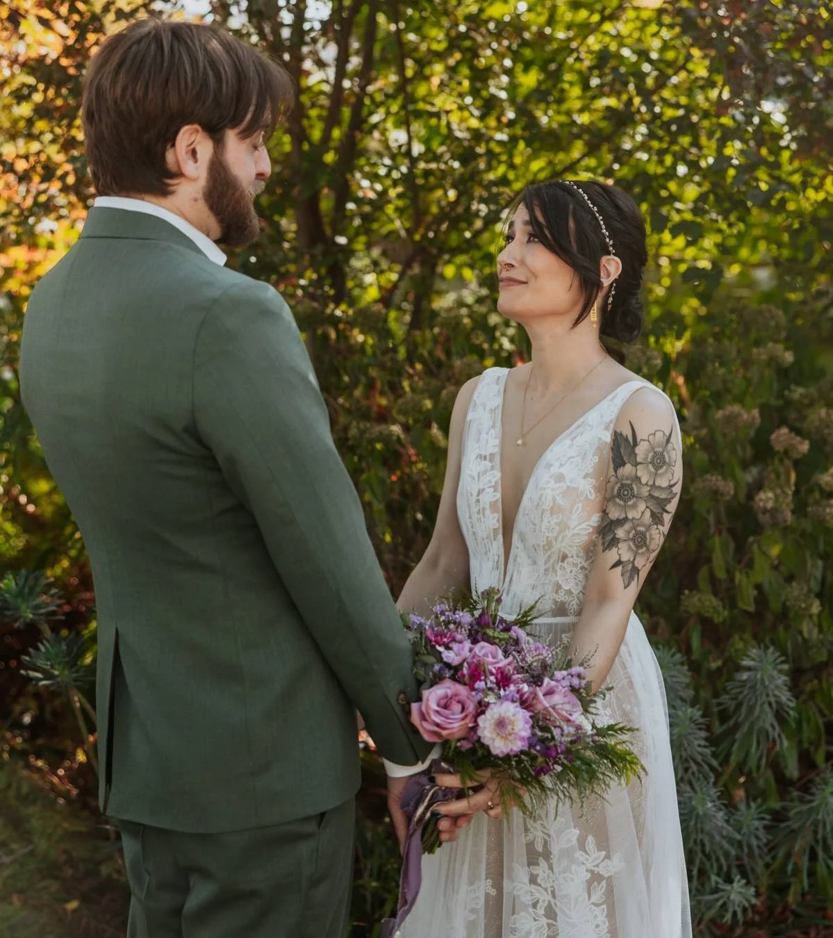 Linnea &amp; Andy ✨ 
Photos: @joelledardisphotography 
Venue: @victorianbelleweddings 
Event Planner: Elisabeth Kramer 
Rentals: @centurydecorstudio 
Flowers: @littlemoonfloral 
Dessert: @marshandmallowco 
Makeup:  @magixinthemakeup
Hair: @lovenotess