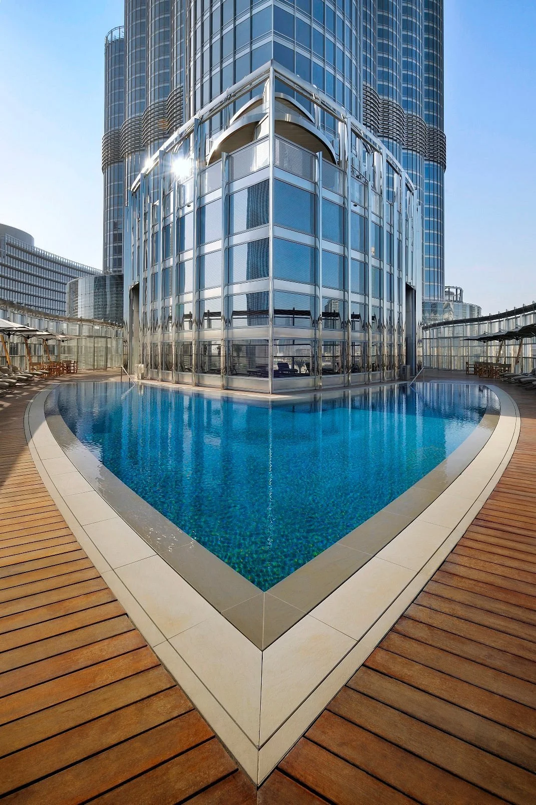 armani-hotel-dubai-pool.jpg