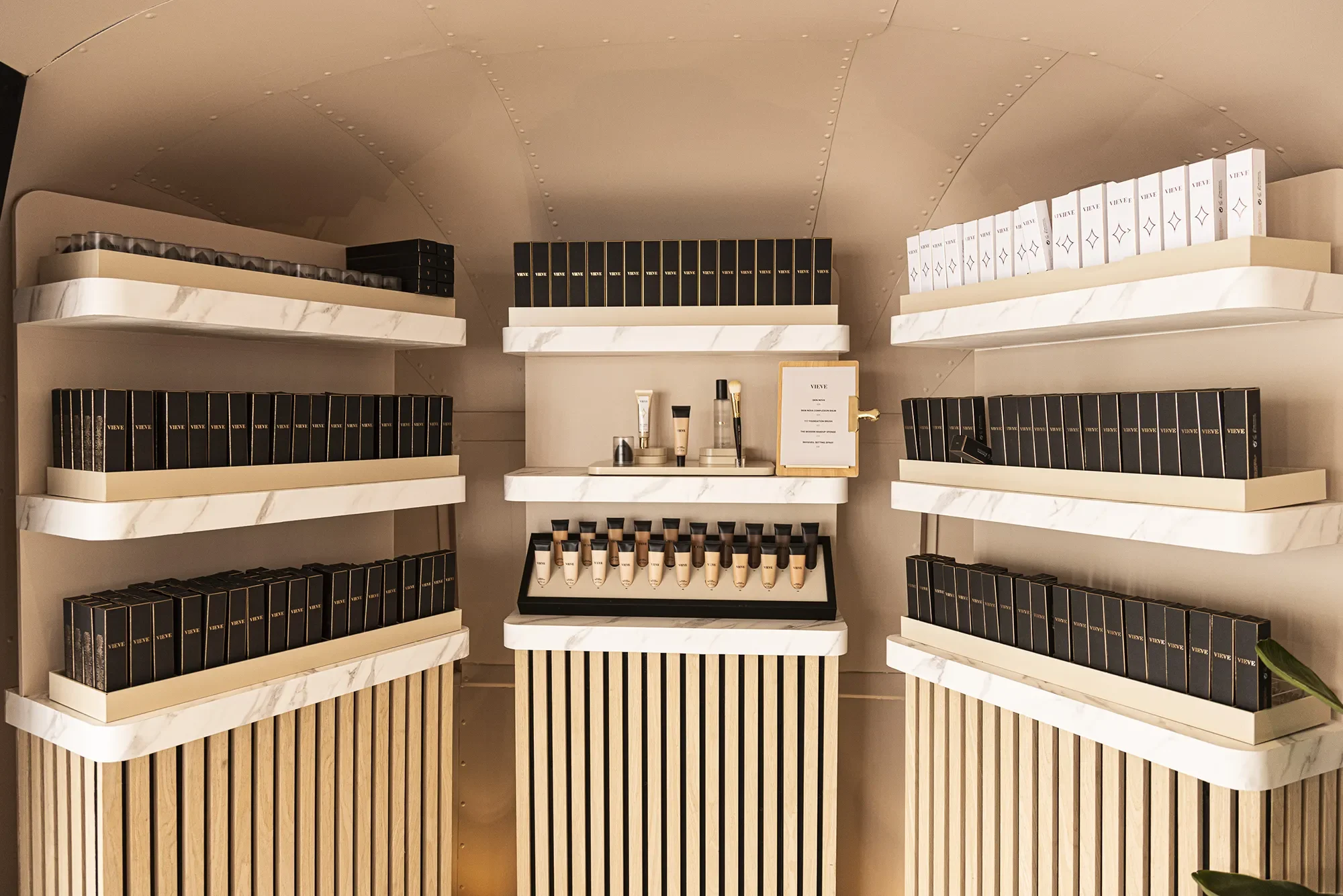 Vieve Roadshow, Product Display