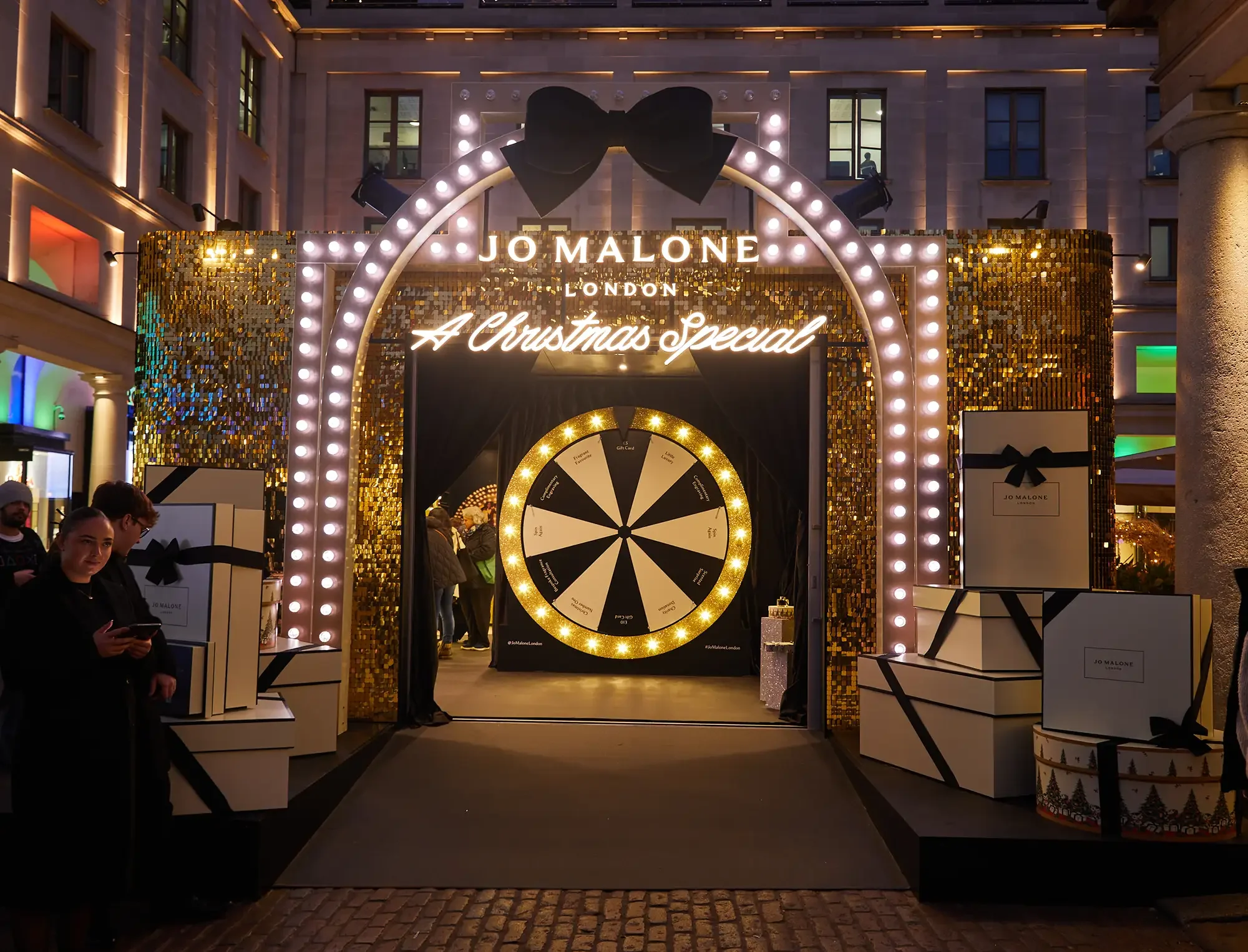 Jo Malone London, The Christmas Special Pop-up, Top UK Experiential Marketing Agency - Entrance and spinning wheel