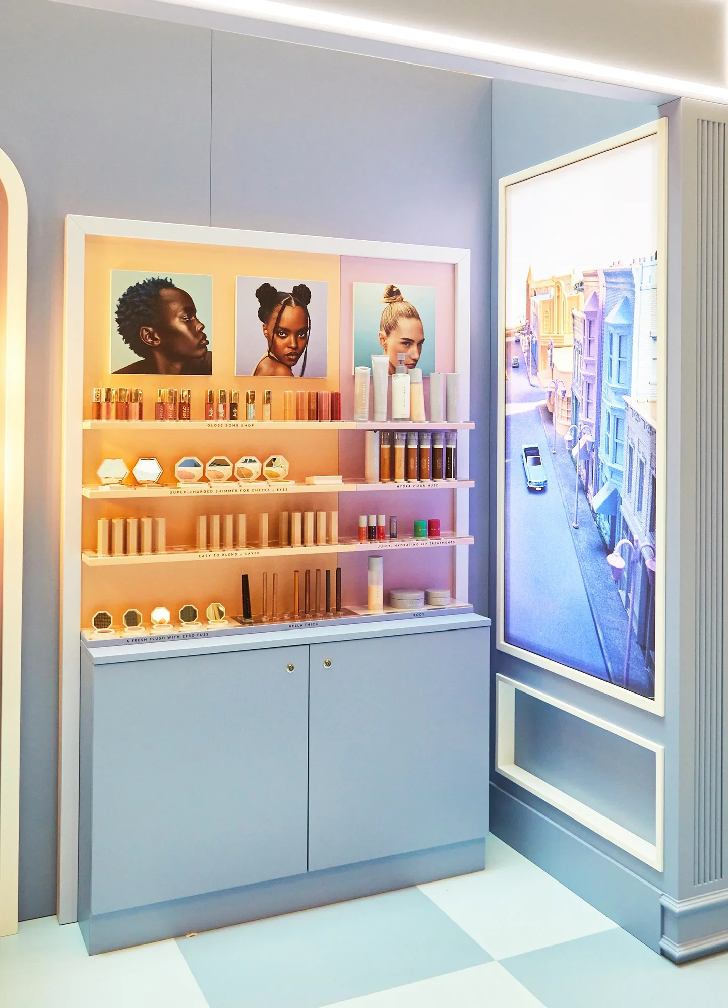 Fenty Hair Salon, Make Up POS