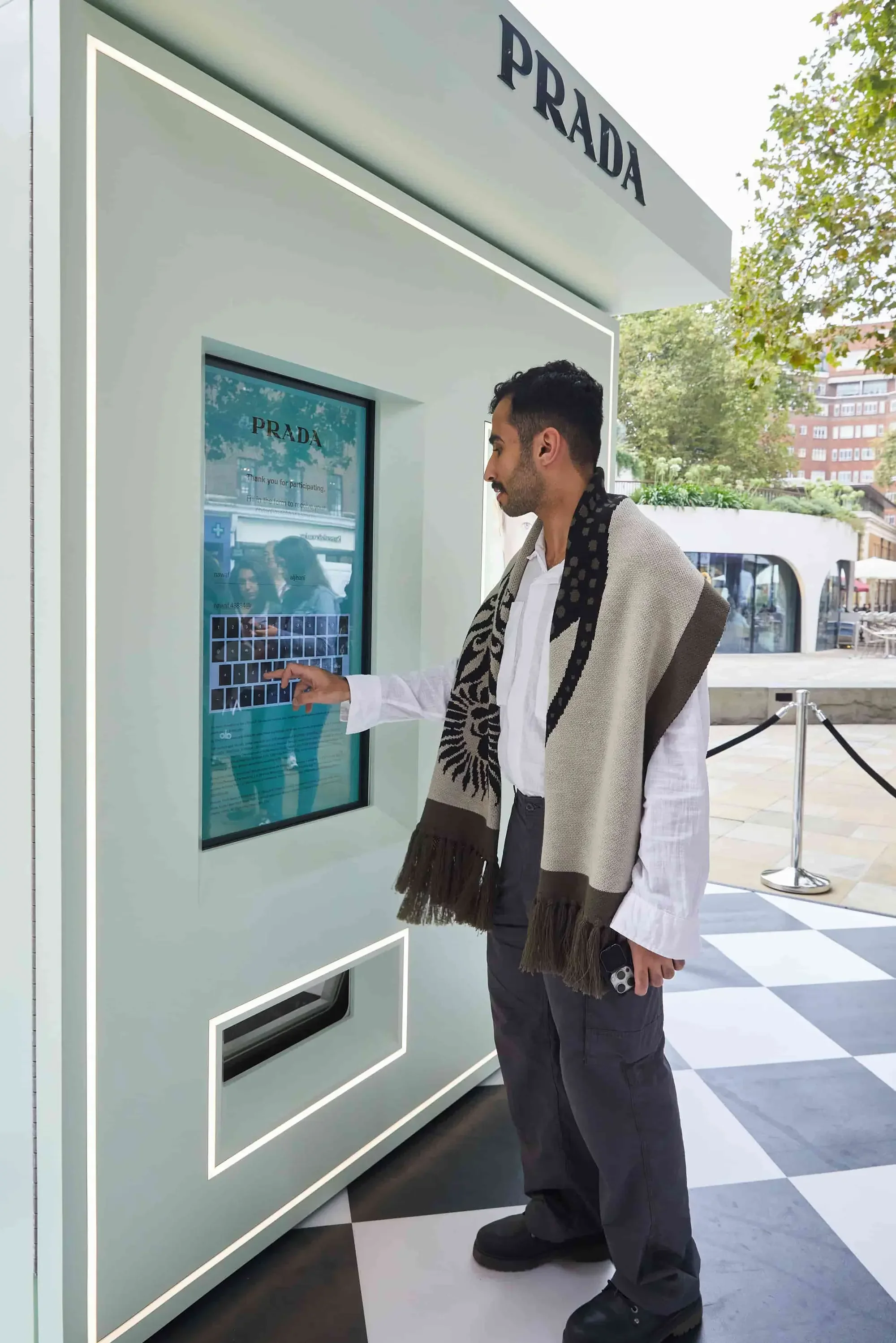 Prada Paradoxe Kiosk, Data Capture, Beauty Pop-up