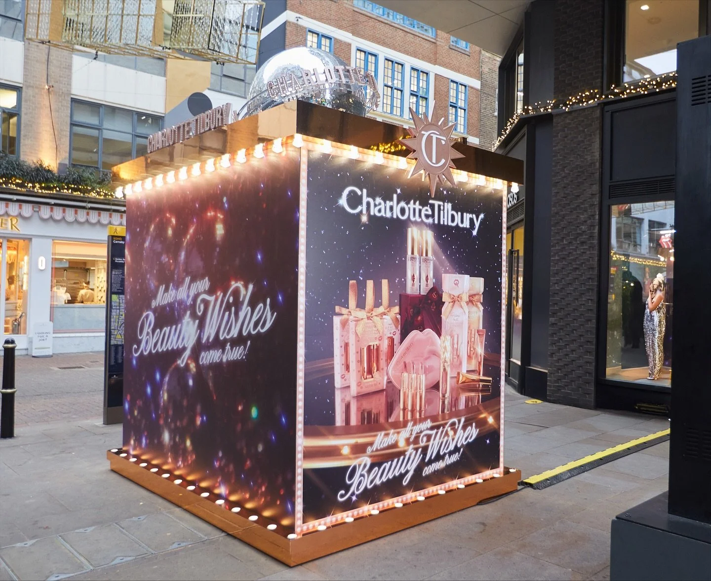 Backlash x Charlotte Tilbury - Charlotte&rsquo;s  Wishing Booth ✨ 🪩 the place where you can make your beauty wishes come true.

To celebrate the launch of Charlotte Tilbury&rsquo;s new Beauty Wonderland on Carnaby Street, Backlash created the Beauty