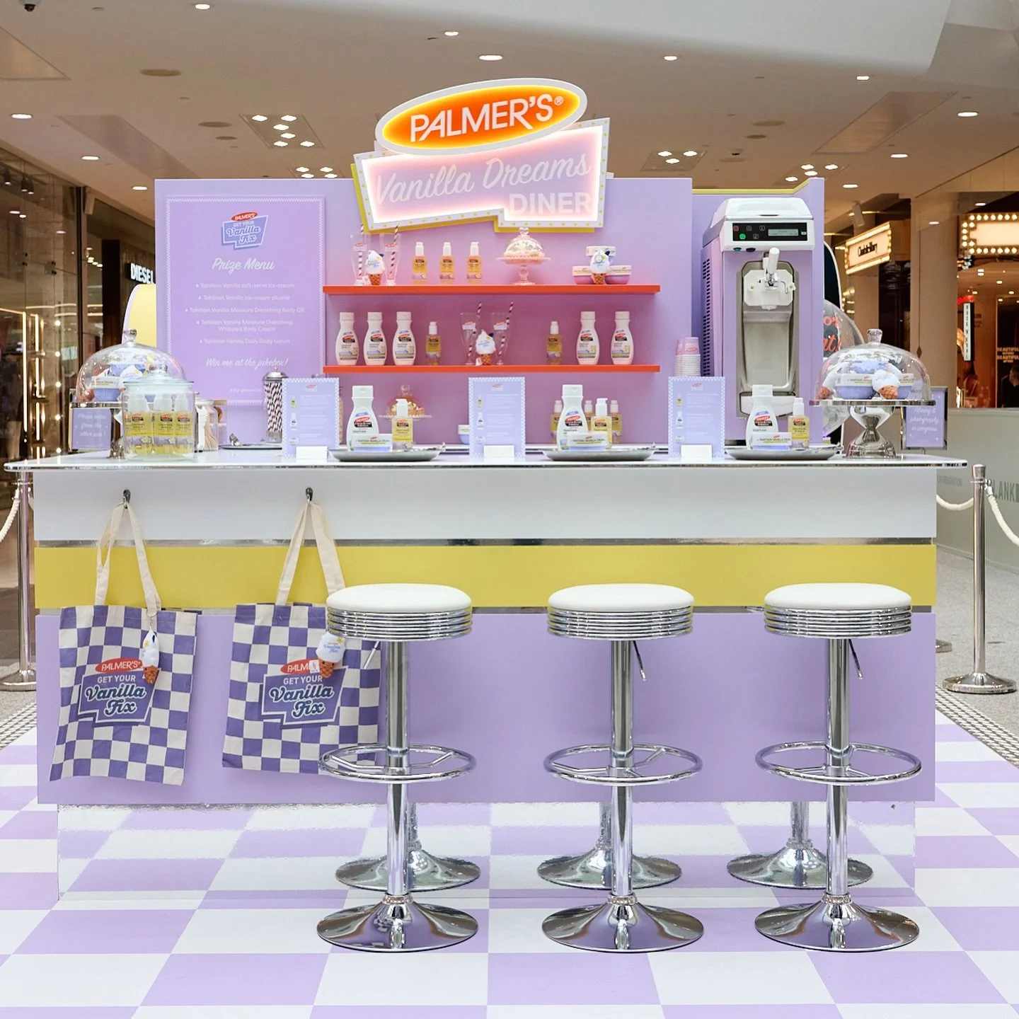 Backlash x @palmersuk 

Palmer&rsquo;s Vanilla Dreams Diner serving up sweet vanilla treats for your body and soul.

Styled like a retro American diner, customers were invited to take a seat at the counter where they could scoop, squeeze and drizzle 