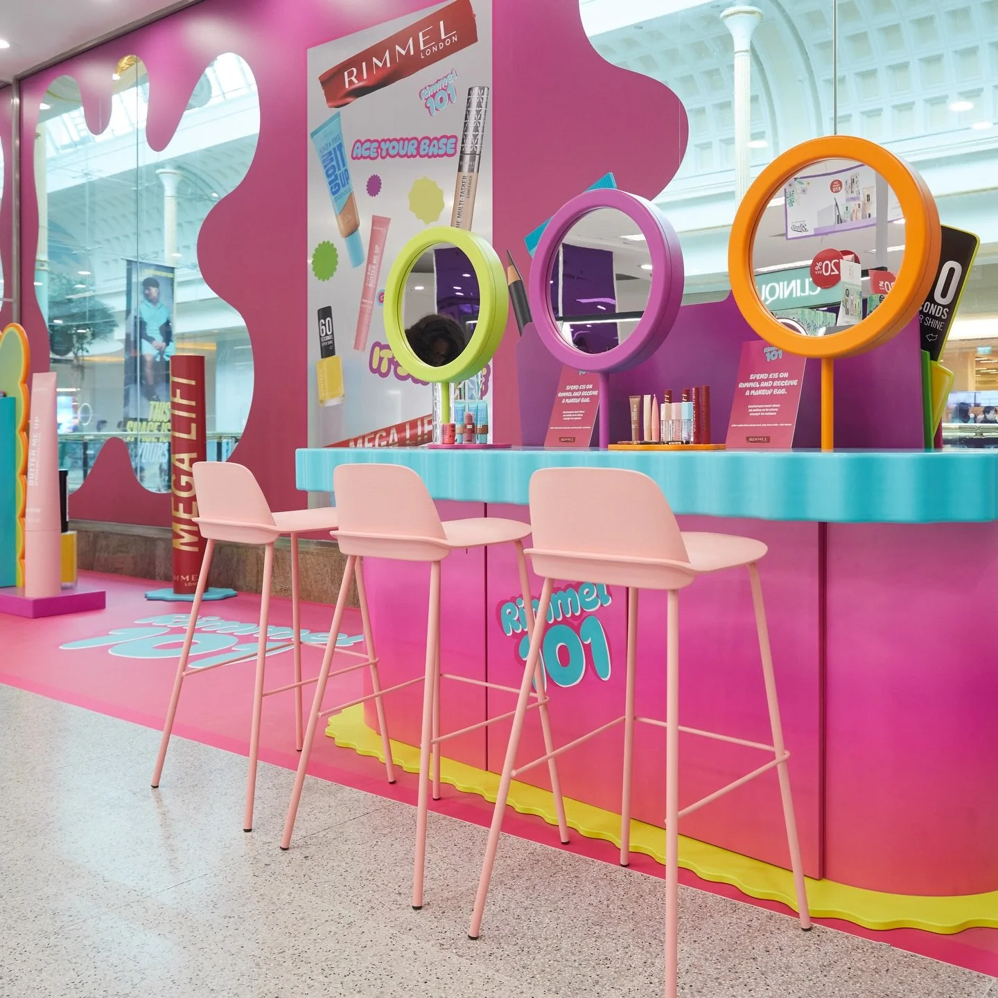 Backlash x Rimmel 101 👩&zwj;🎓💄

We took over the Boots Beauty Live in the Trafford Centre with a bold, colourful pop-up designed to help a new generation build their perfect makeup bag.

From MUA-led tips and tricks to educational product discover