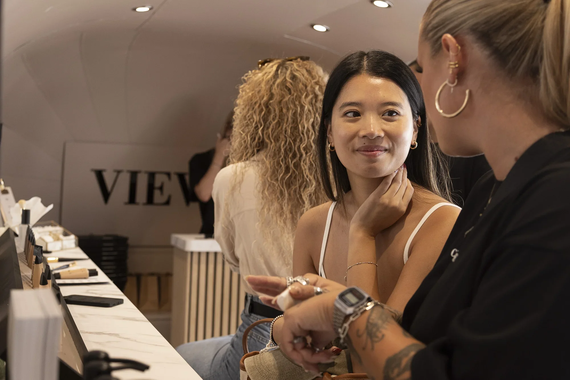 Vieve Roadshow, Shade matching