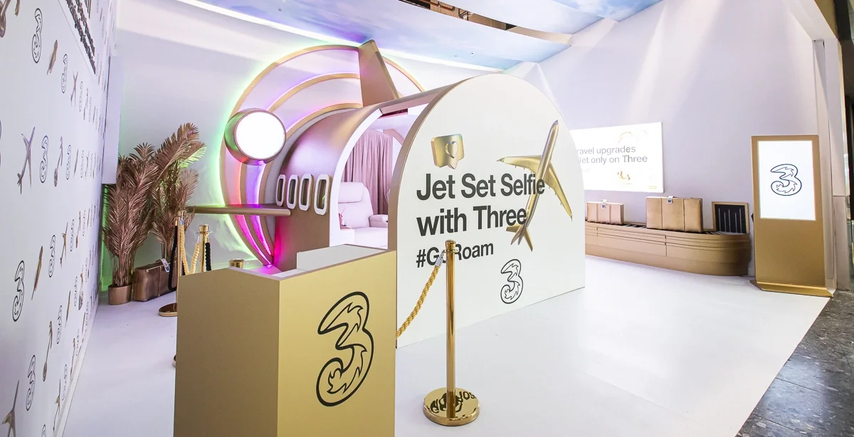 Three mobile, Jet Set Selfie,