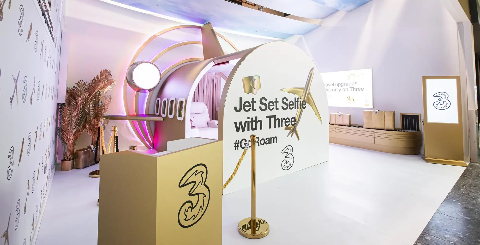 Three Jet Set Selfie, Photobooth