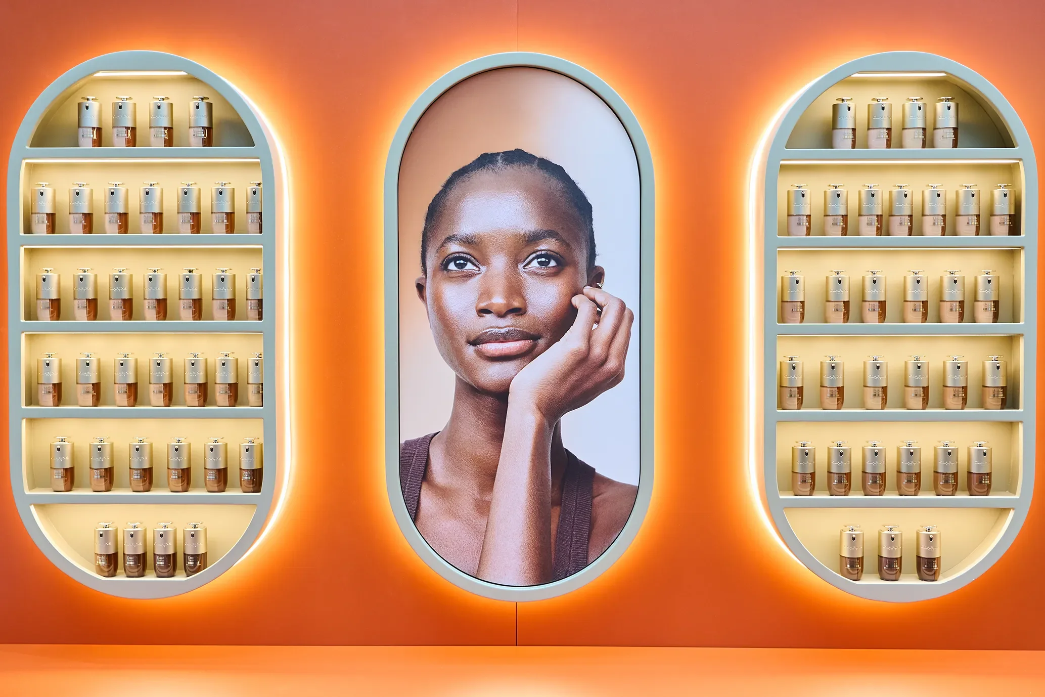 Clarins <span> The Radiance Studio</span>